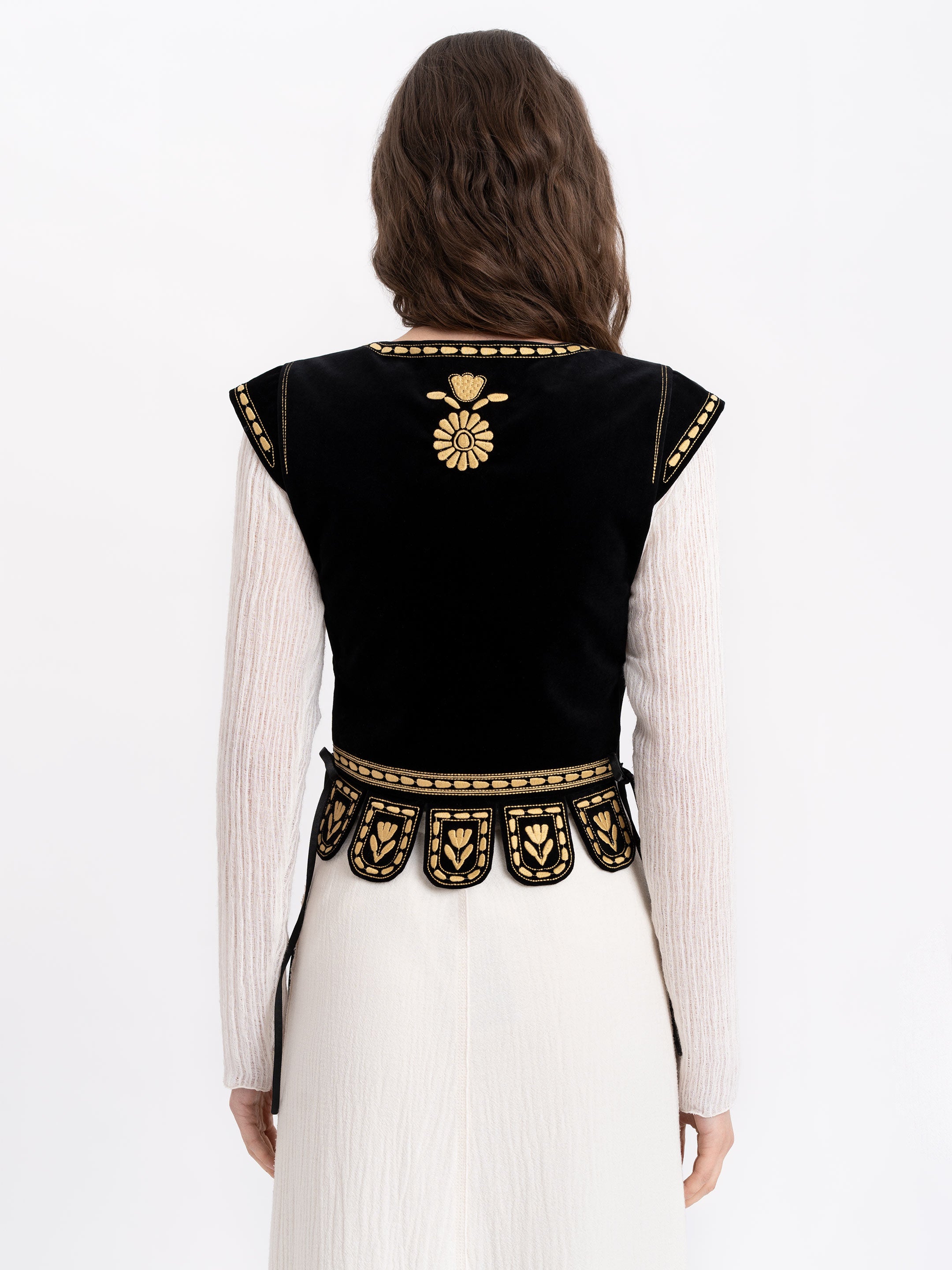 Embroidered vest in black "Oksamyt"