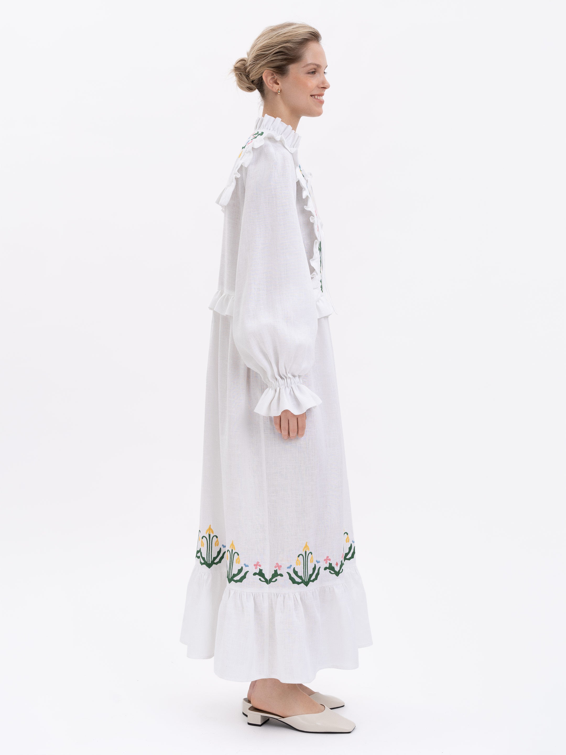 Long white dress "Lastivka"