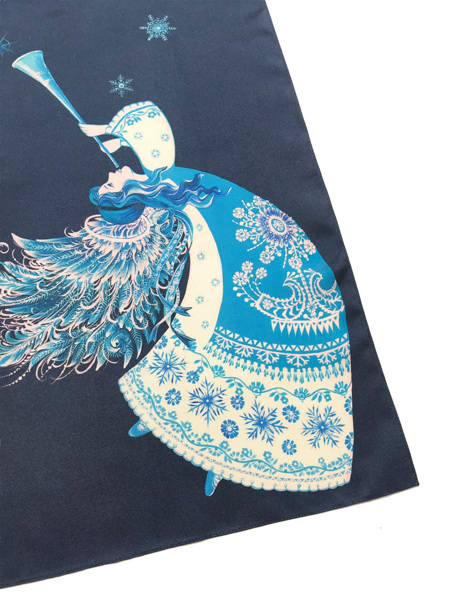 Shawl with angels is blue