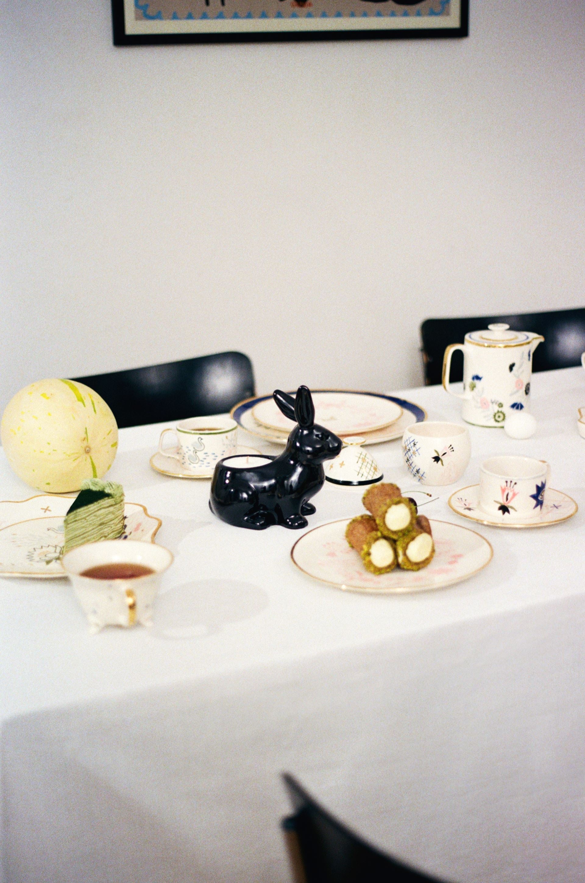 Tea Cup and Saucer Set Naïve