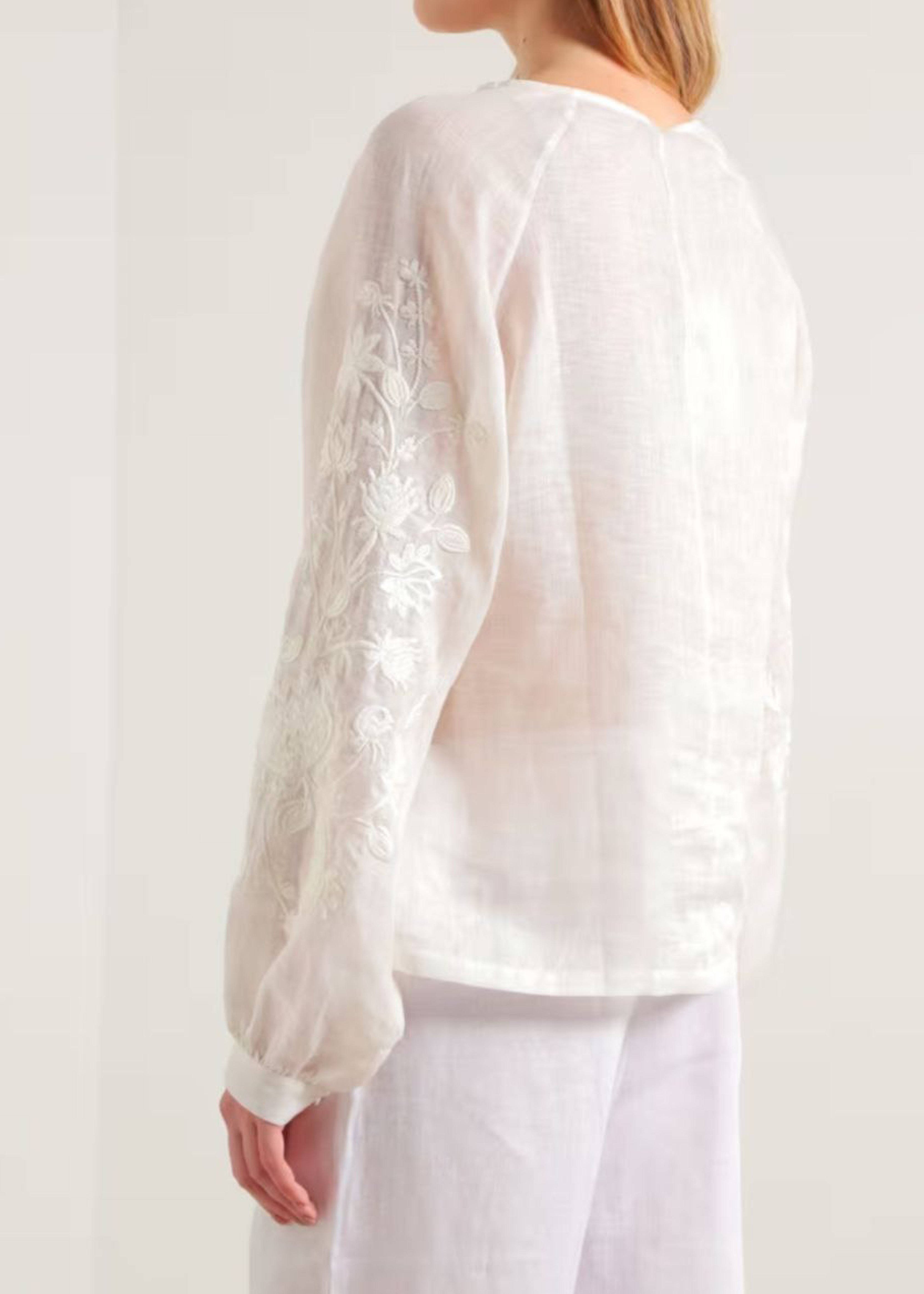 Blouse “Rozmai” white ornament