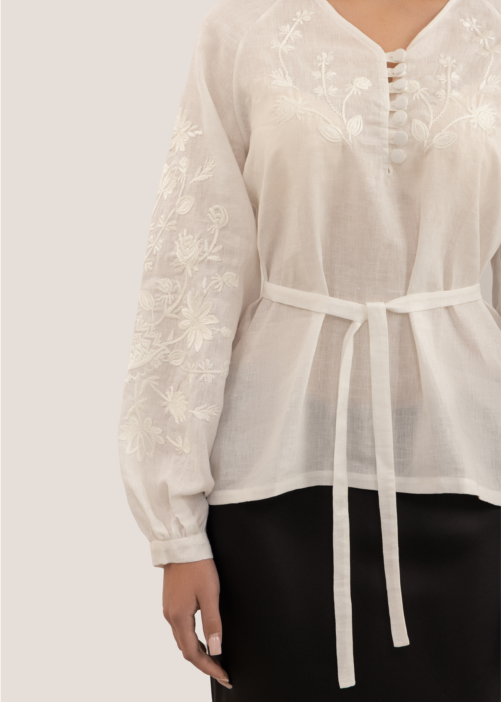 Blouse “Rozmai” white ornament