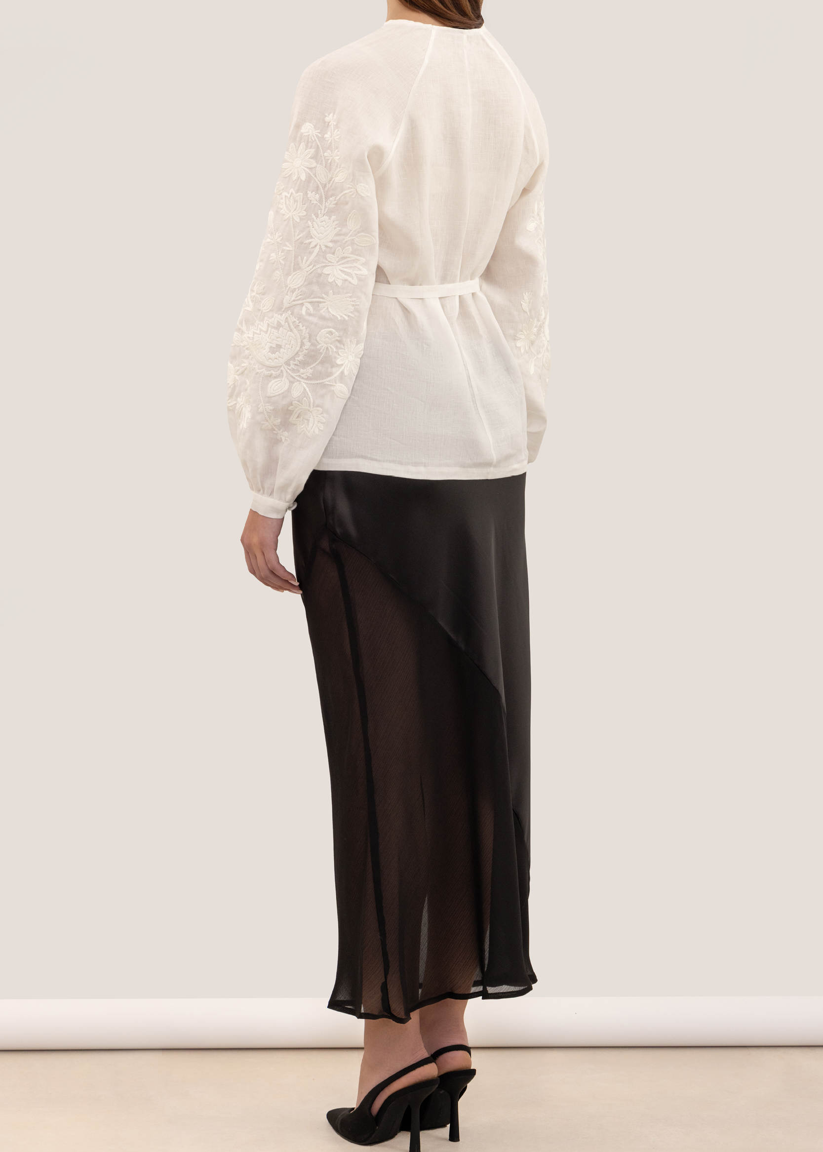 Blouse “Rozmai” white ornament