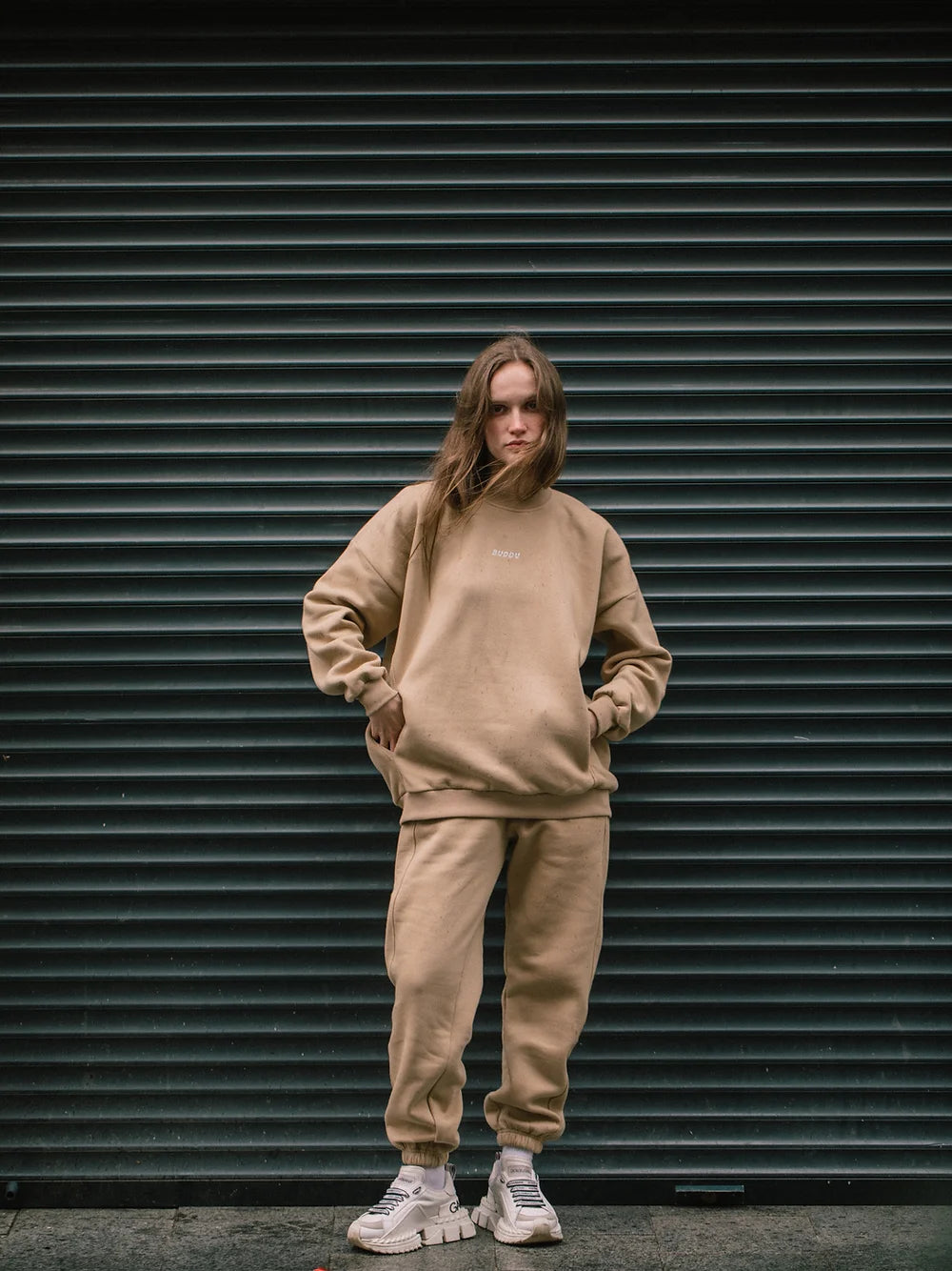 Suit with sweater Nude