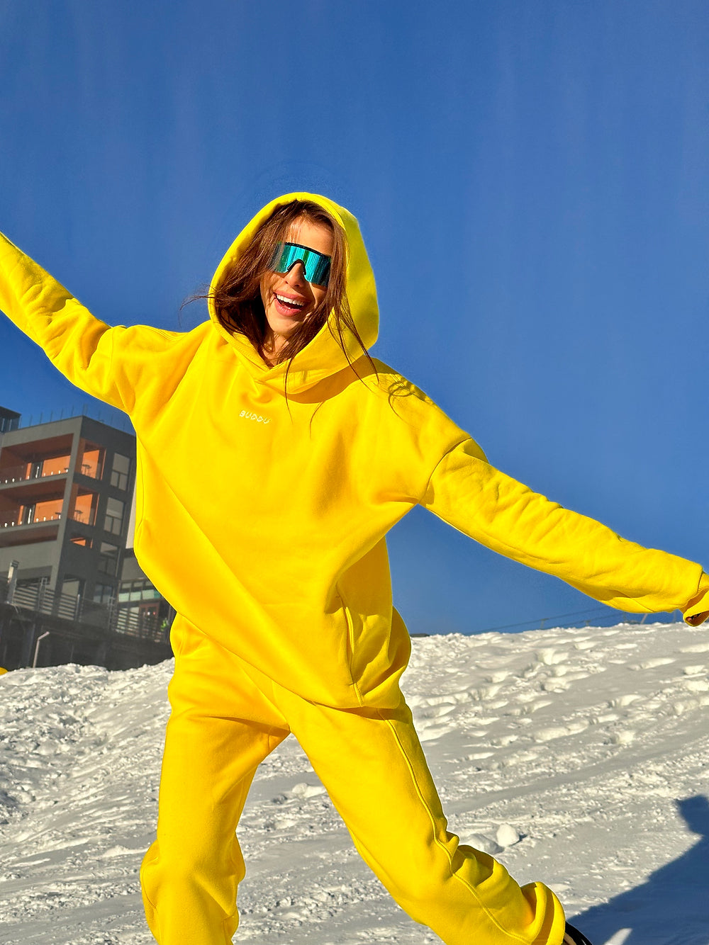 Suit with hoodie Yellow
