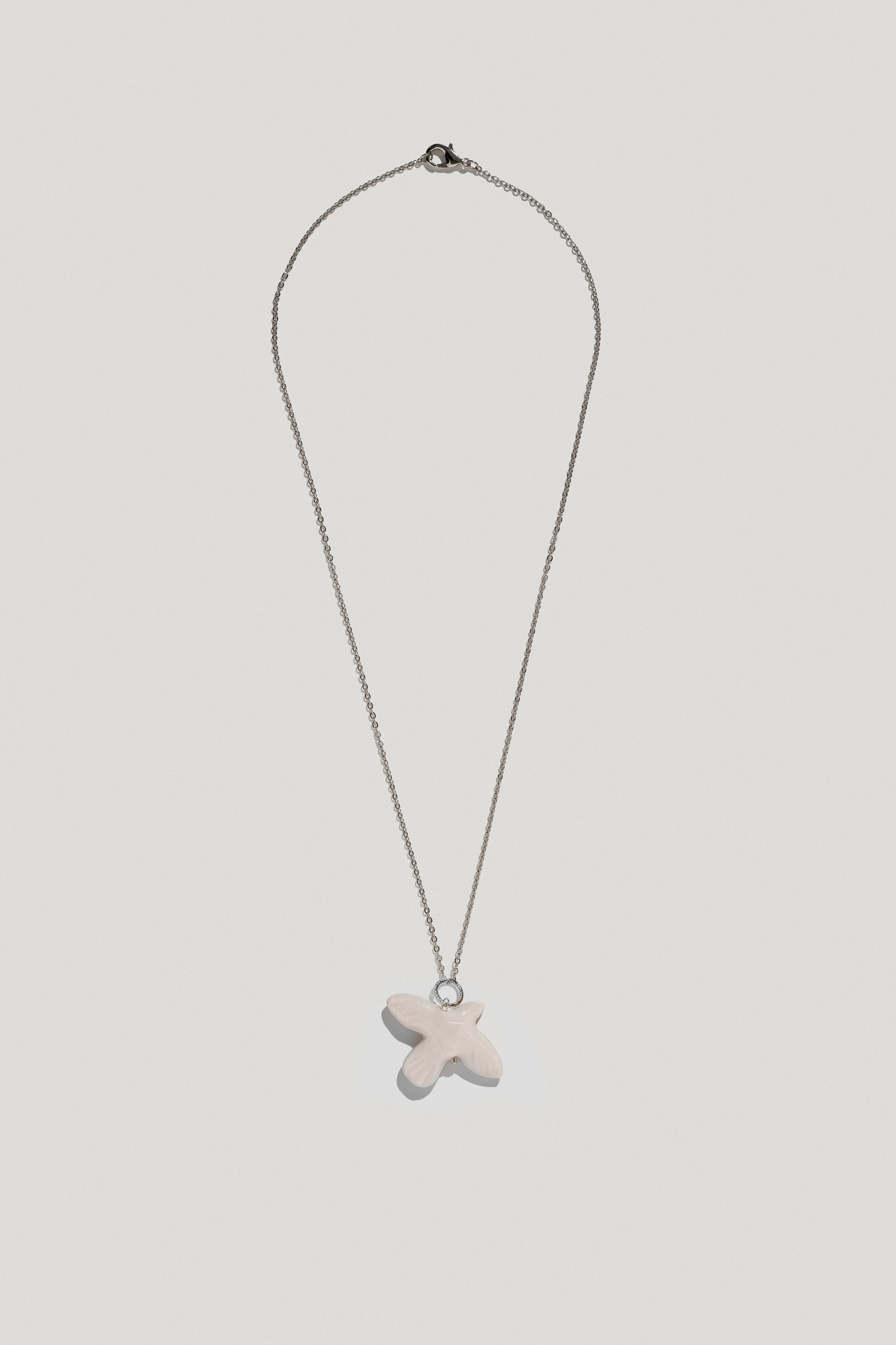 Dove pendant "MYRNI" on a chain