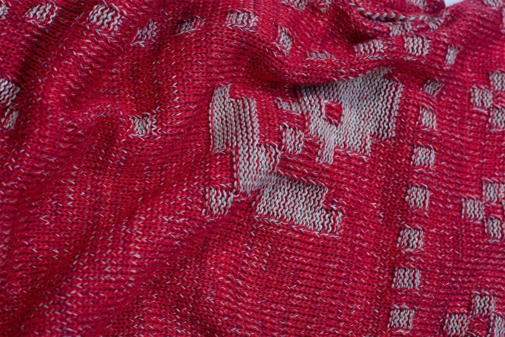 Berries Blanket (Poppy Red / Clay Light)