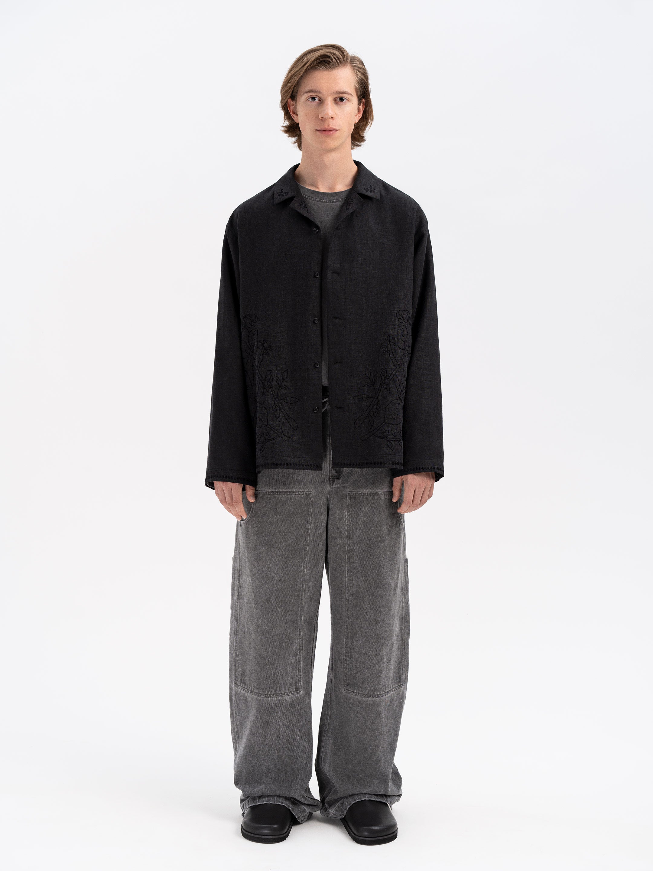 Black shirt with matching embroidery "Hlid"
