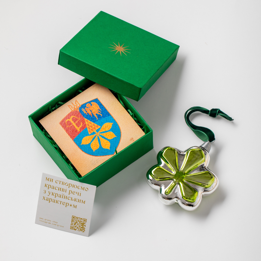 Hand-painted glass ornament «Chestnut»