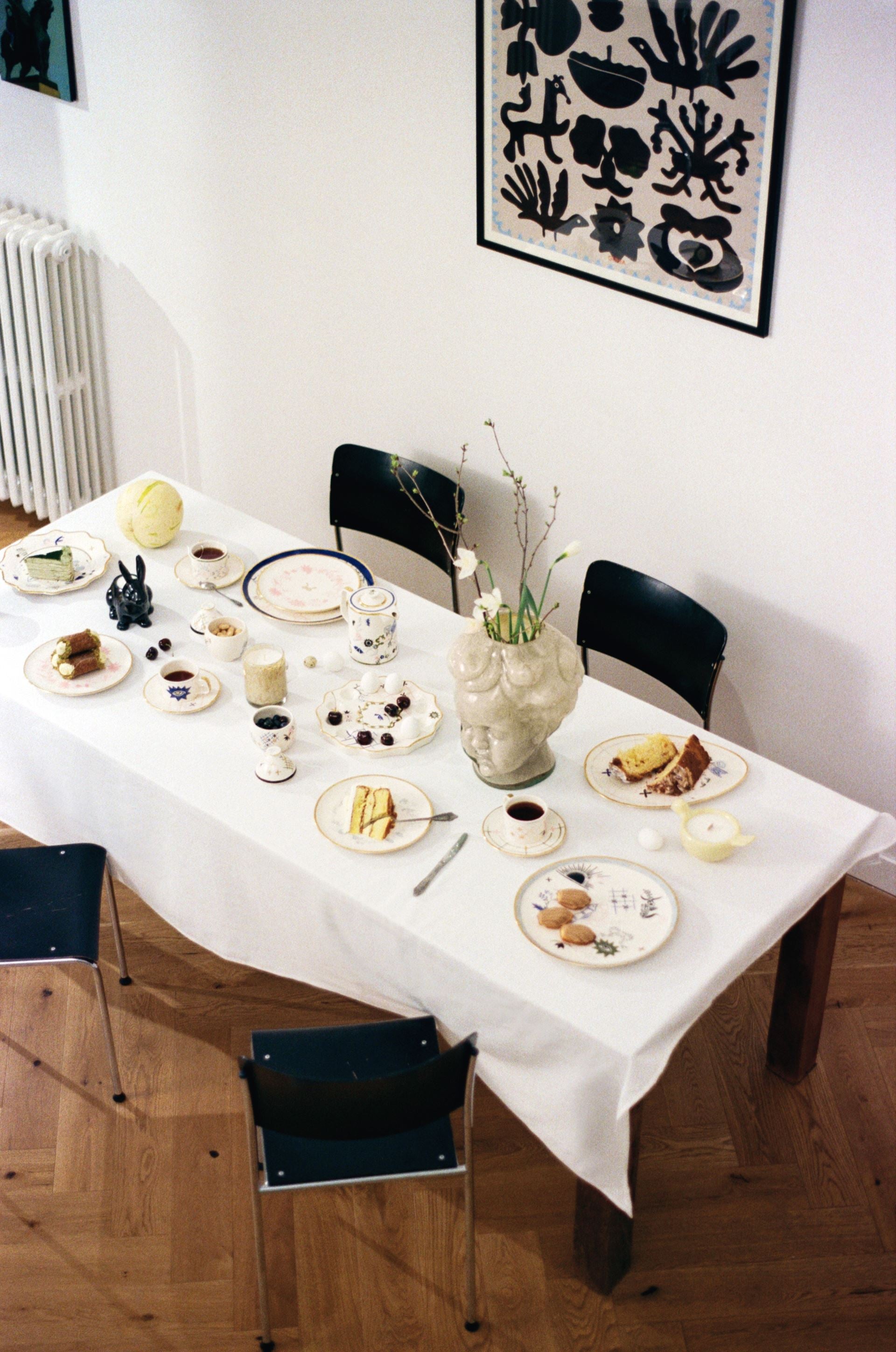 Square Plate Naïve Garden