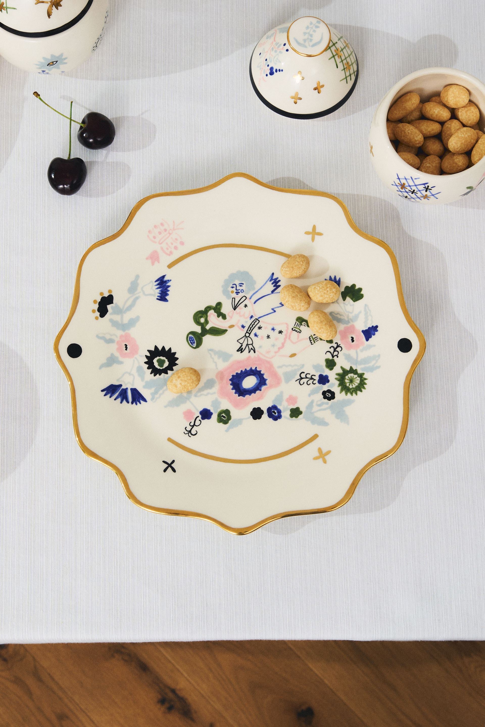 Square Plate Naïve Garden