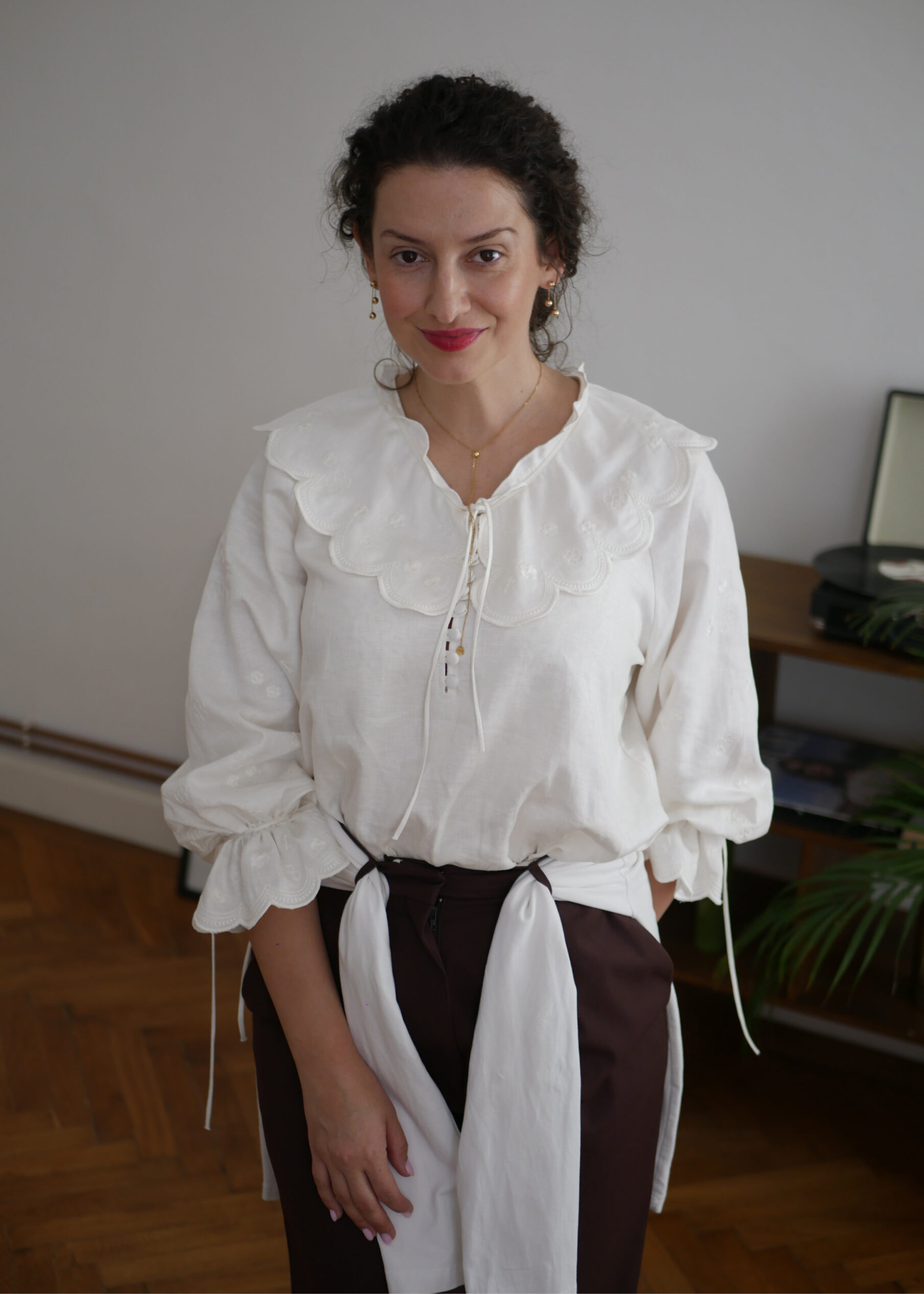 Shirt "Oda" with White Embroidery