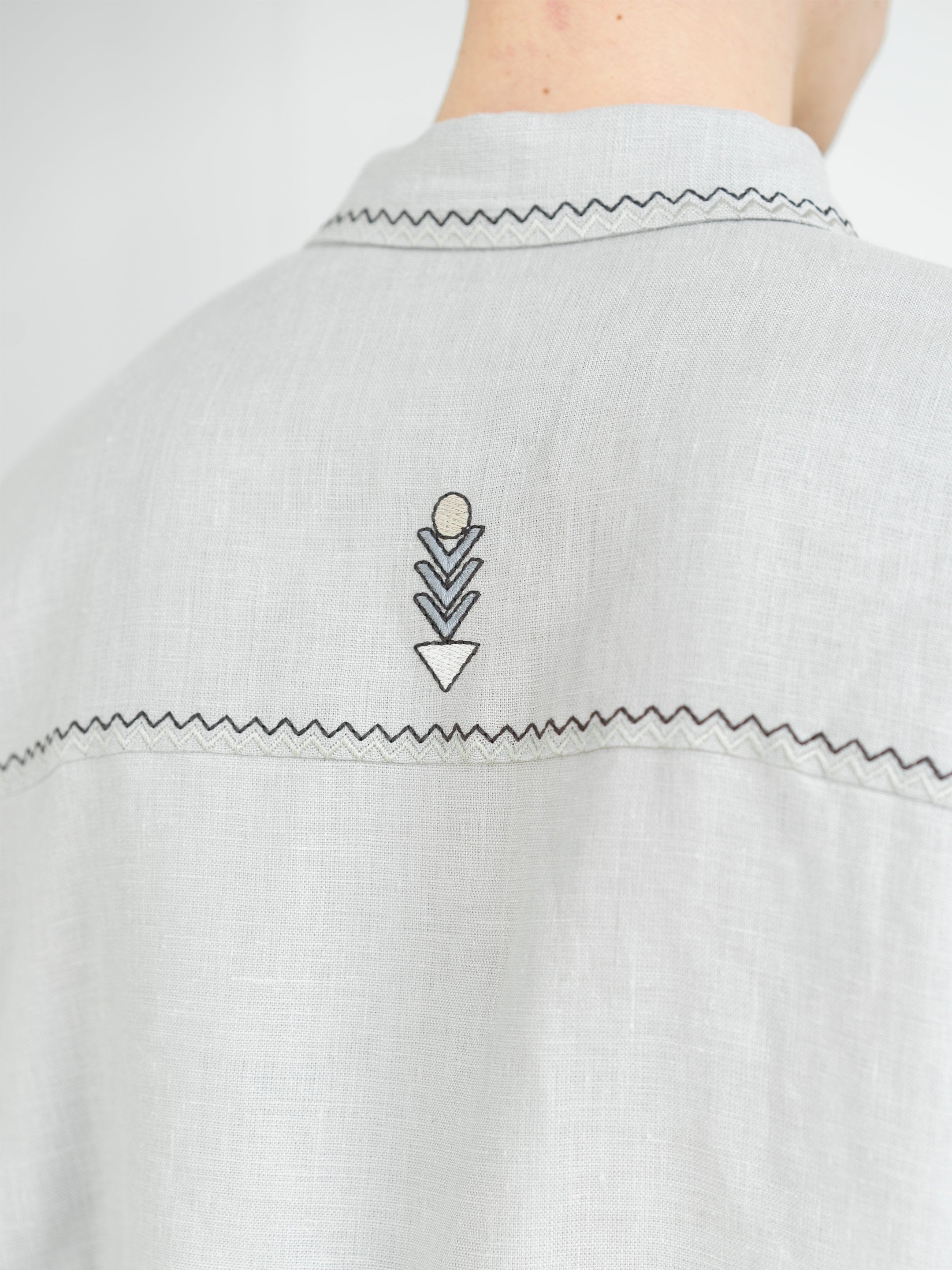 Linen button-down shirt with embroidery Pastukh