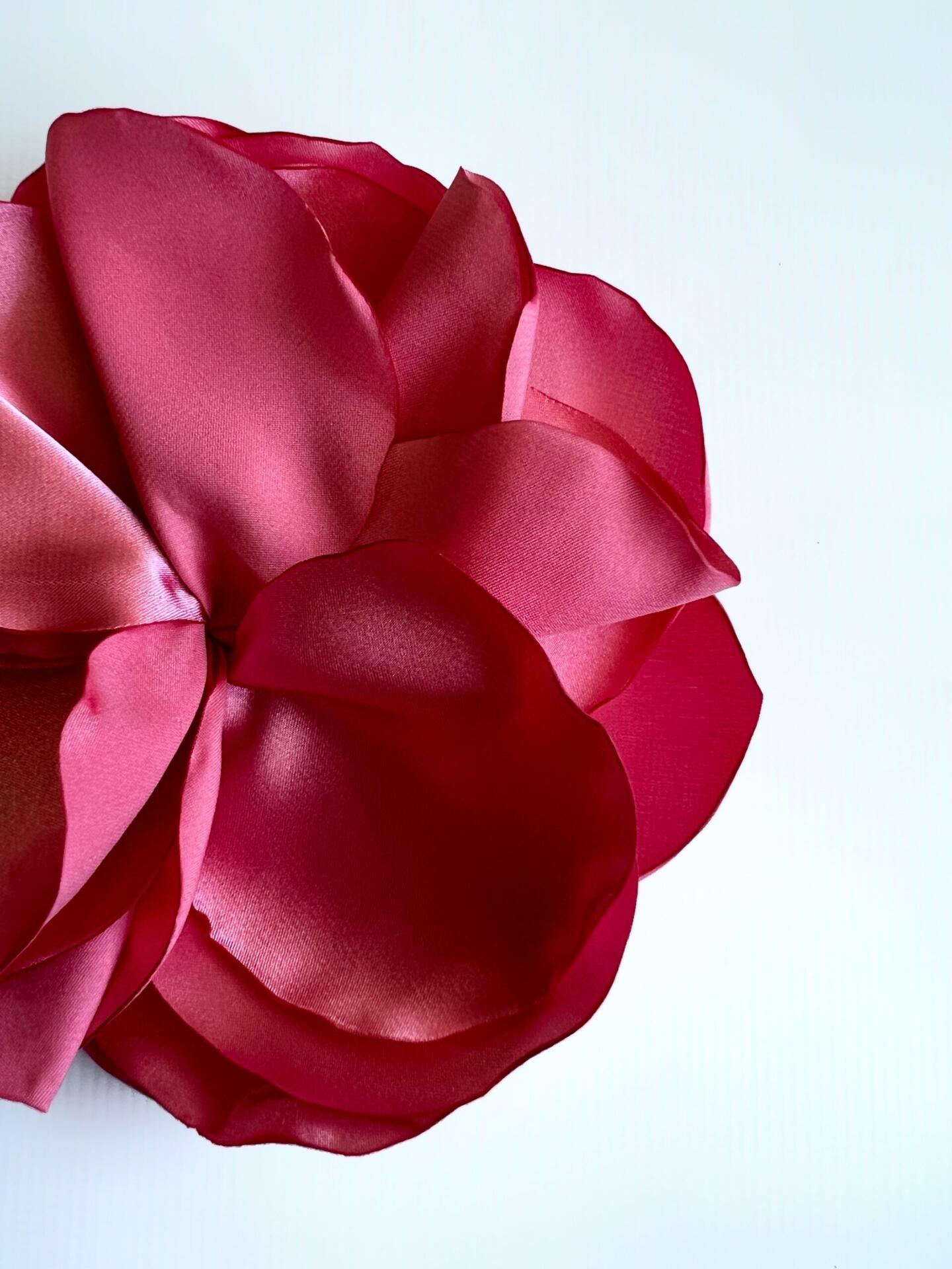Accessory silk flower with ties