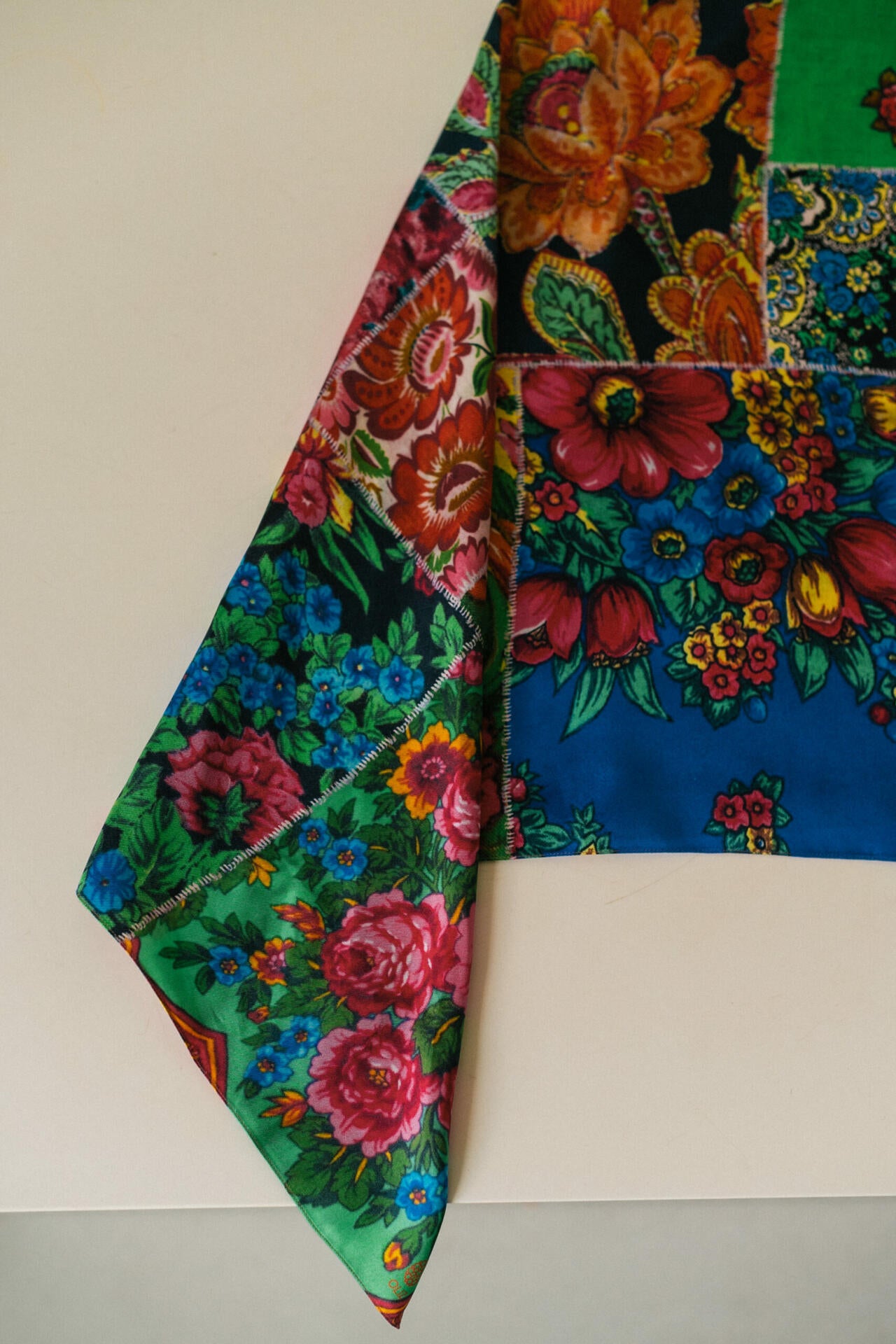 Silk scarf "Heritage"