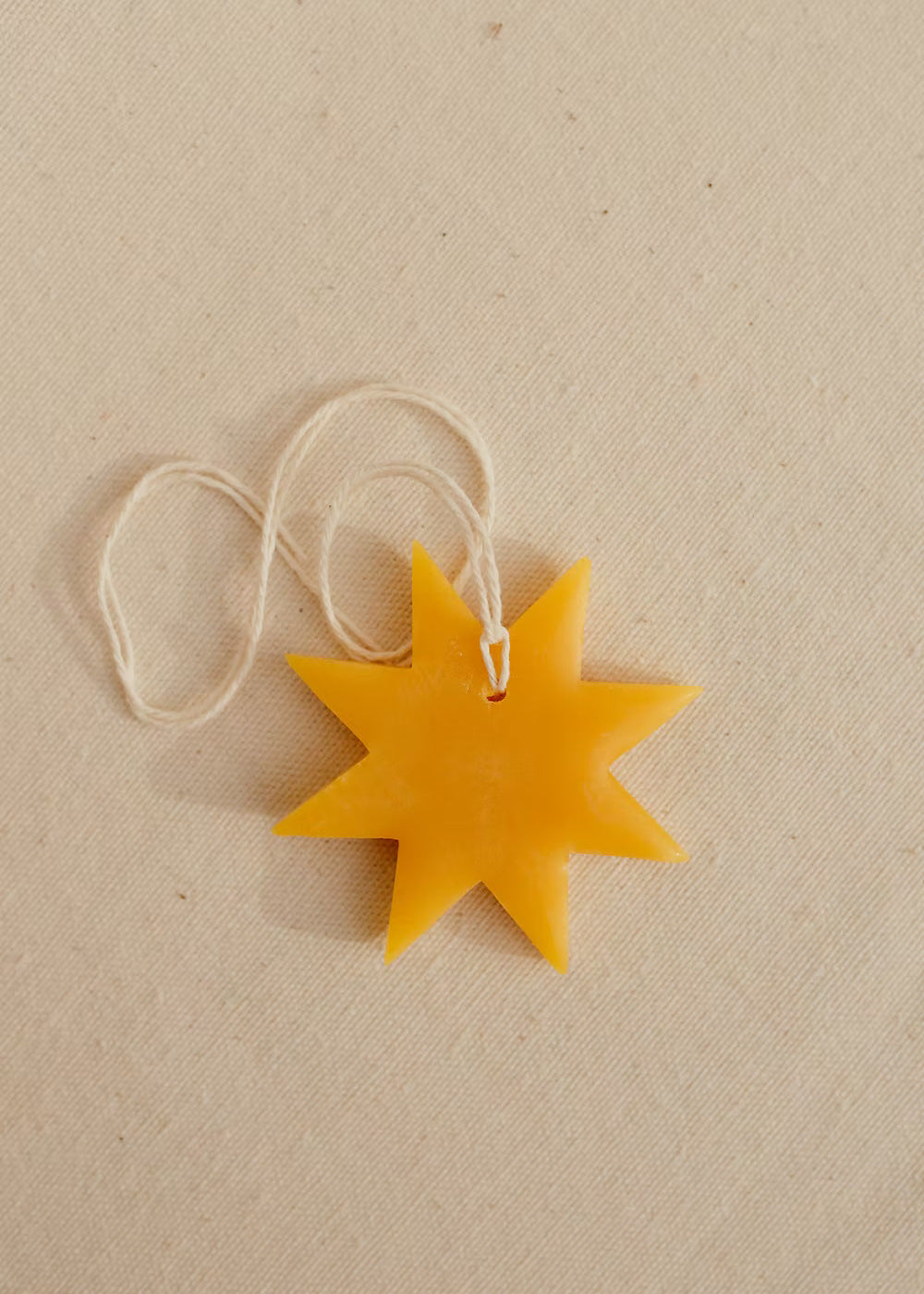 Прикраси з бджолиного воску