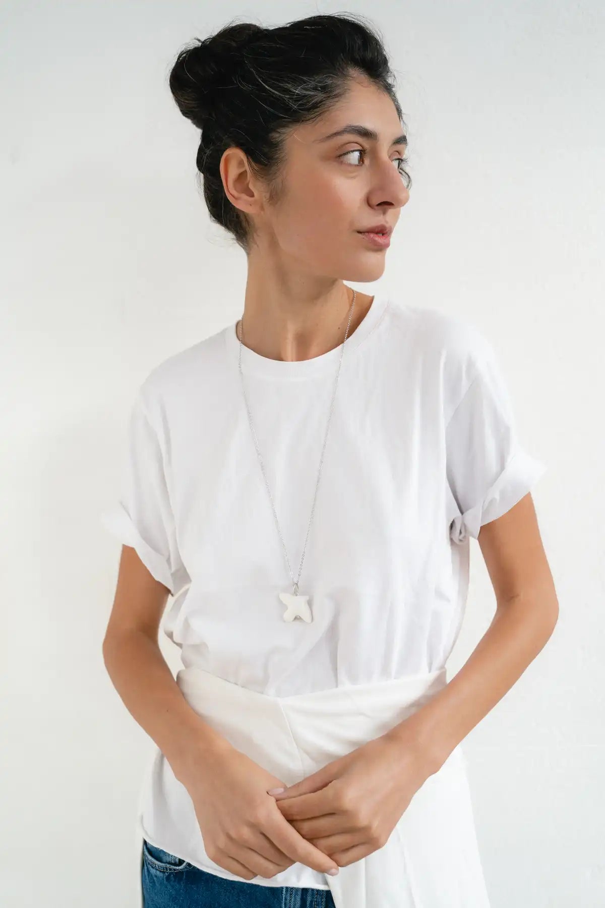 Dove pendant "MYRNI" on a chain