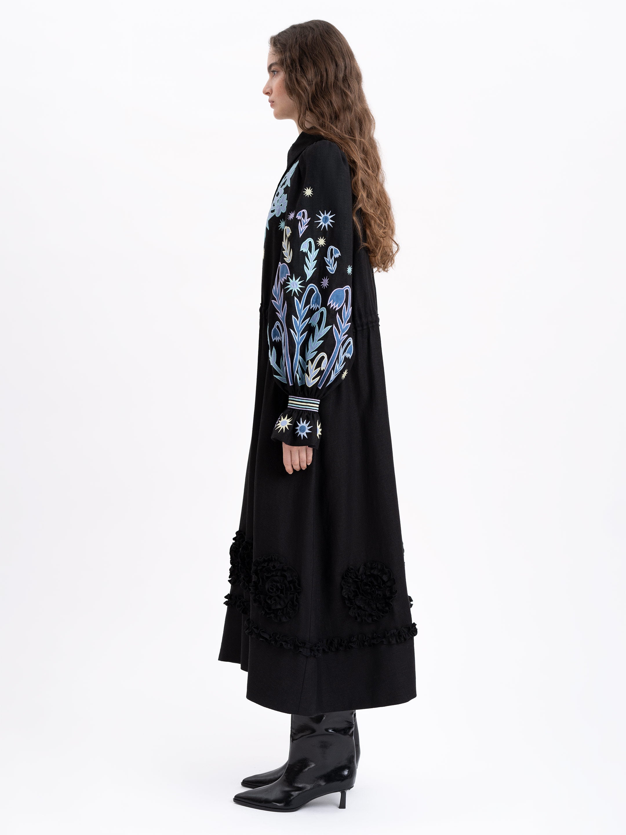 Long embroidered black dress Pivnich