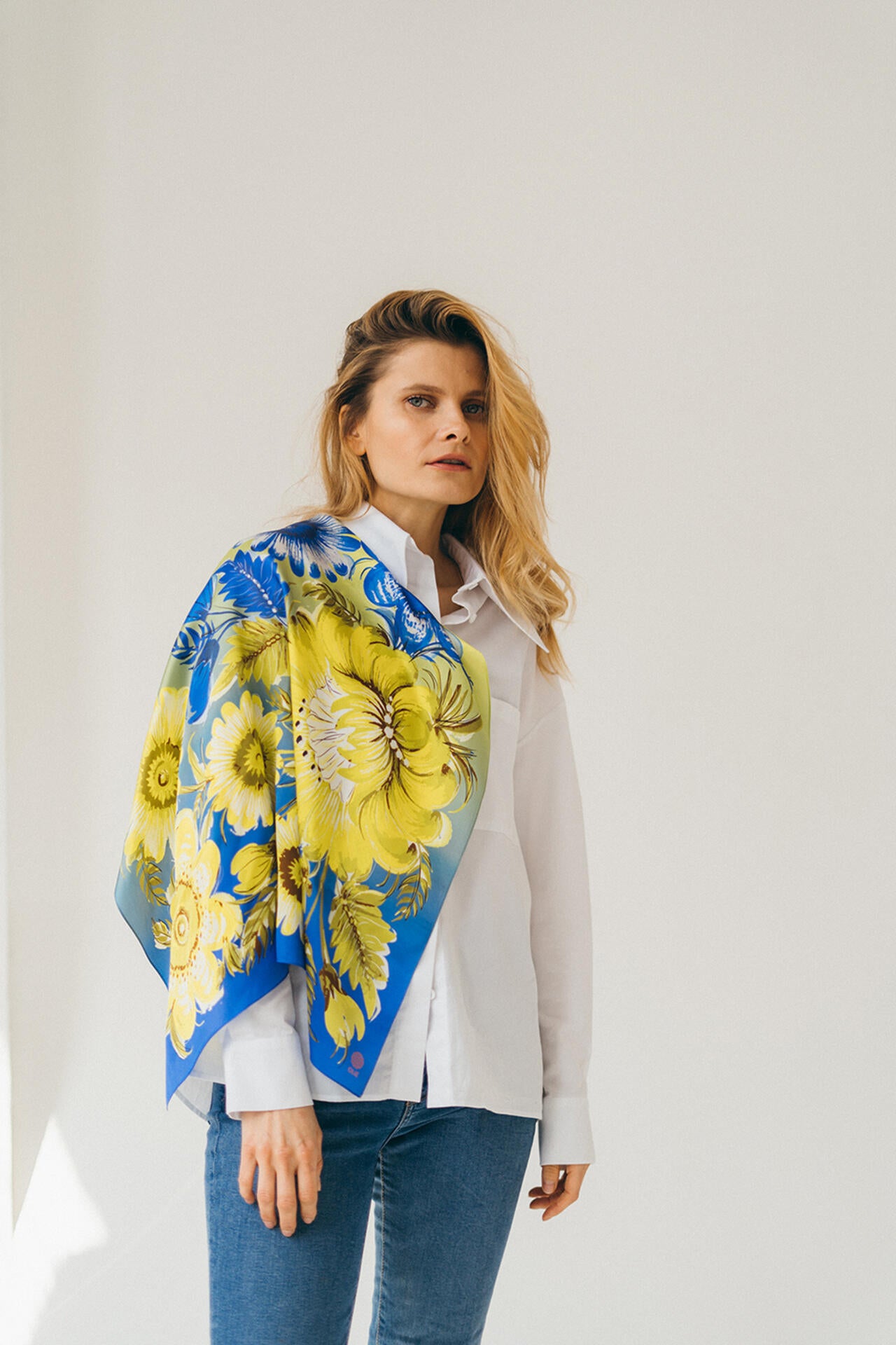 Scarf “Free”