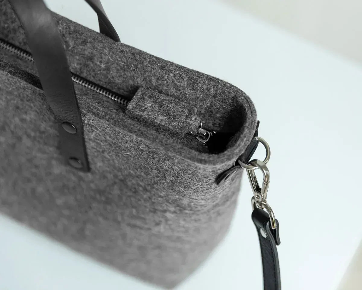 Crossbody Tote Bag L, Graphite