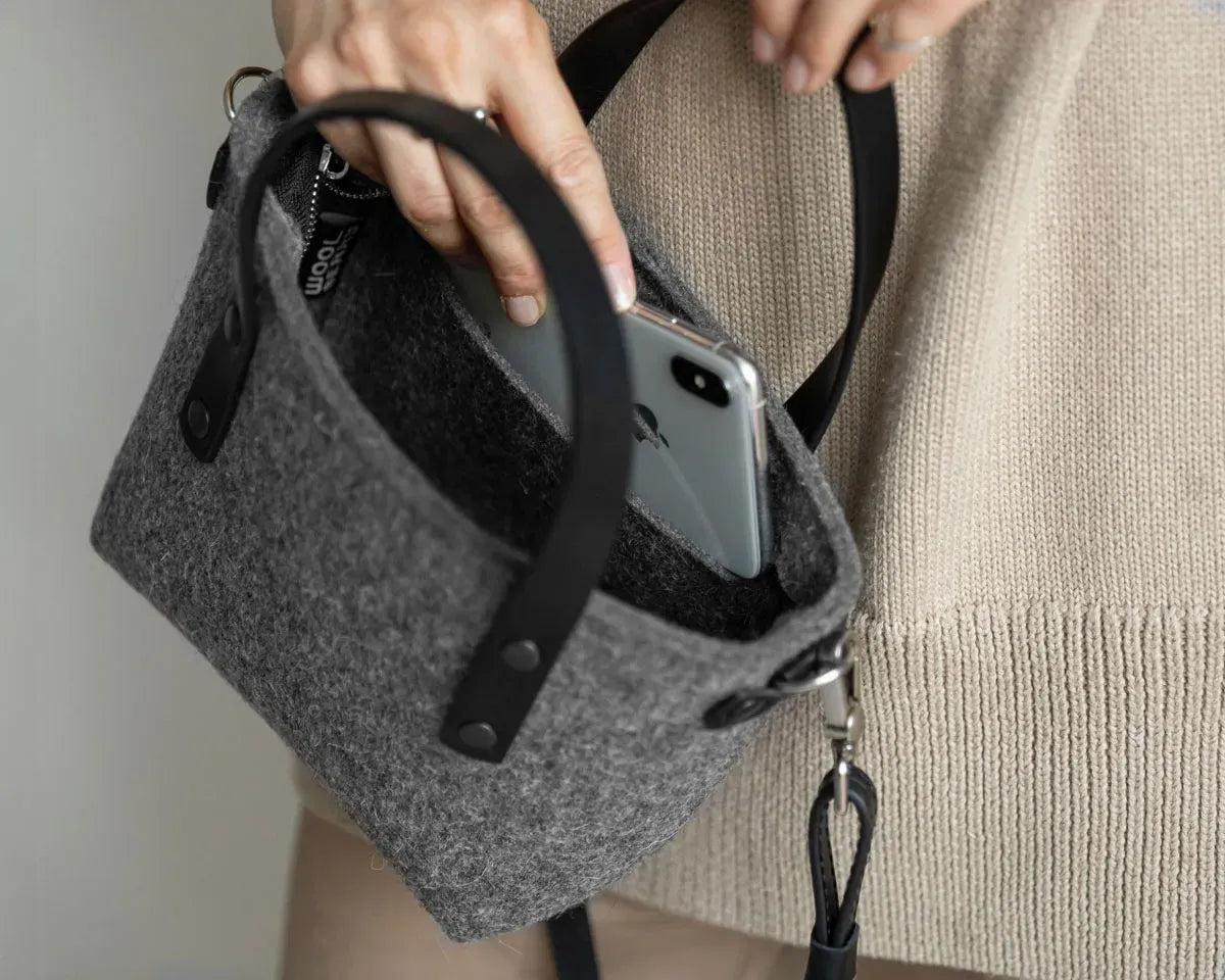 Crossbody Tote Bag S, Graphite