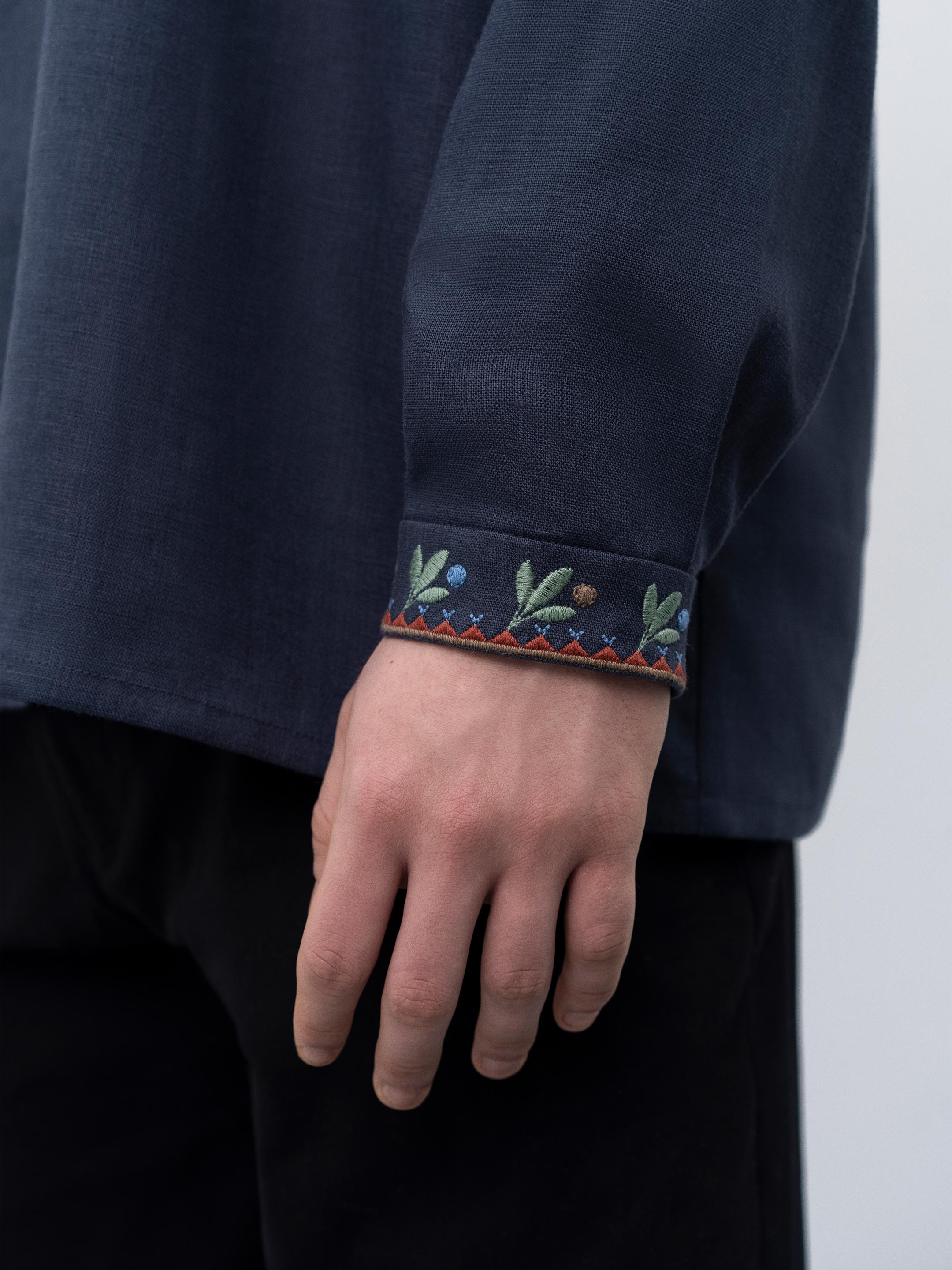 Dark blue men's embroidered shirt Lis