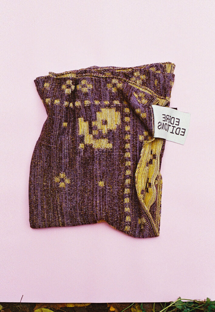 Berries Blanket (Wine Plum / Golden Ochre)