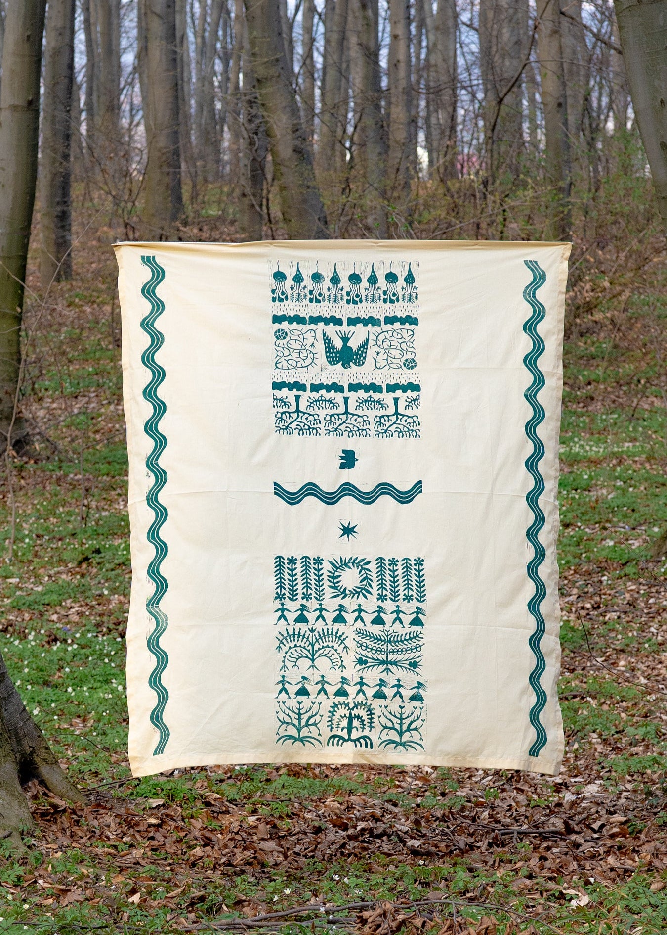 The Earth Comes to Life, tablecloth with vesnianky