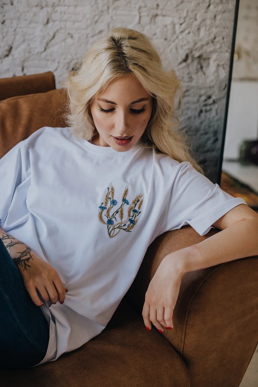 T-Shirt "Golden Trident" left print