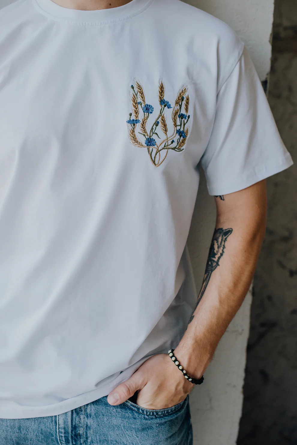 T-Shirt "Golden Trident" left print