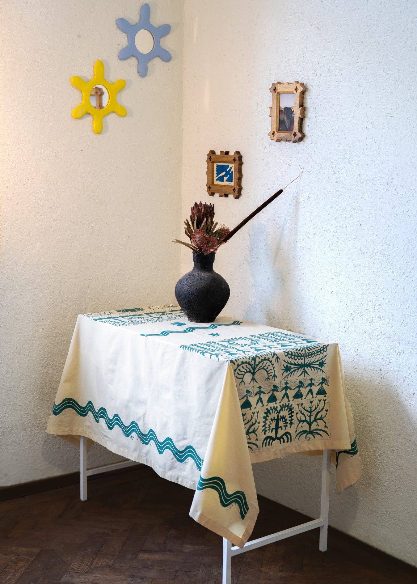 The Earth Comes to Life, tablecloth with vesnianky