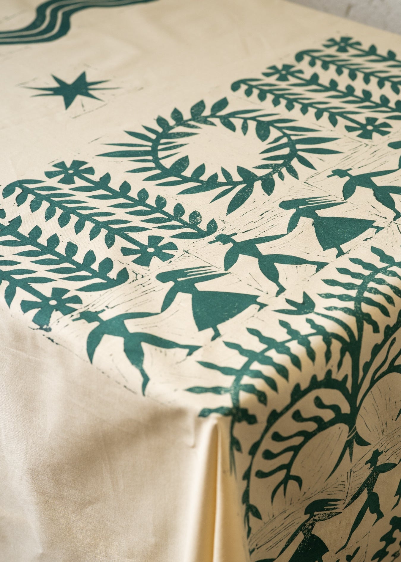 The Earth Comes to Life, tablecloth with vesnianky