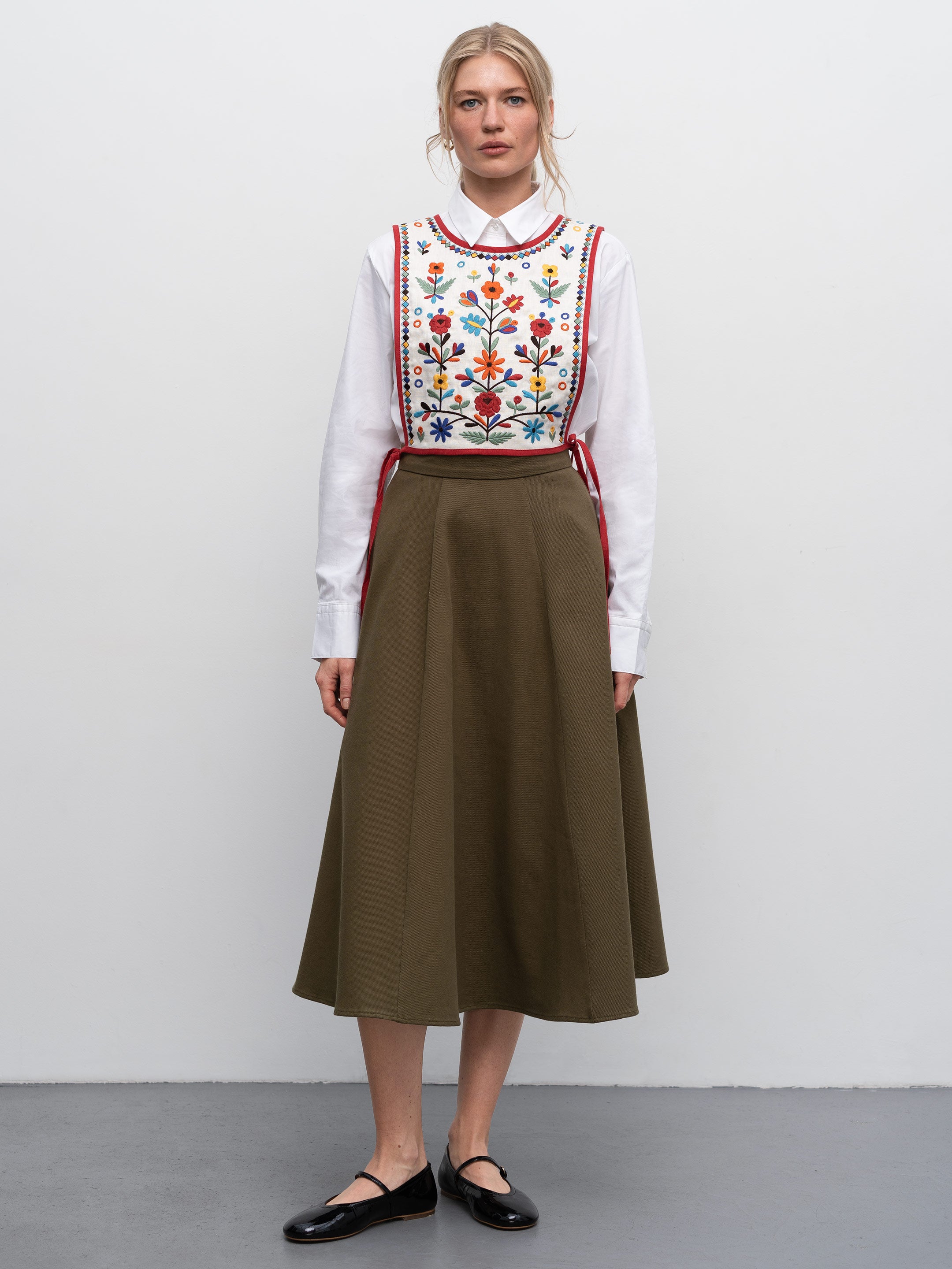 Linen embroidered vest with khaki ties Yaryna zhylet