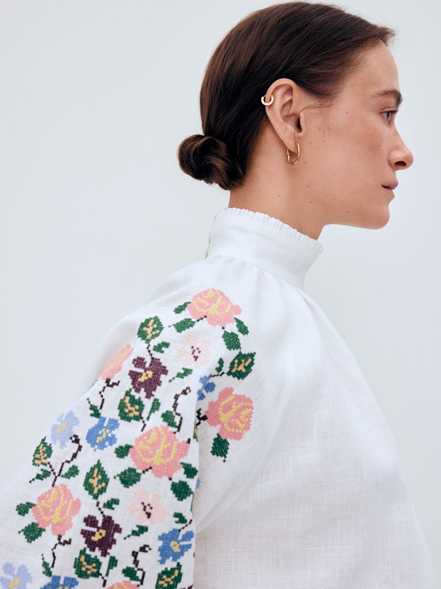 Linen shirt with floral ornament "Bouquet"