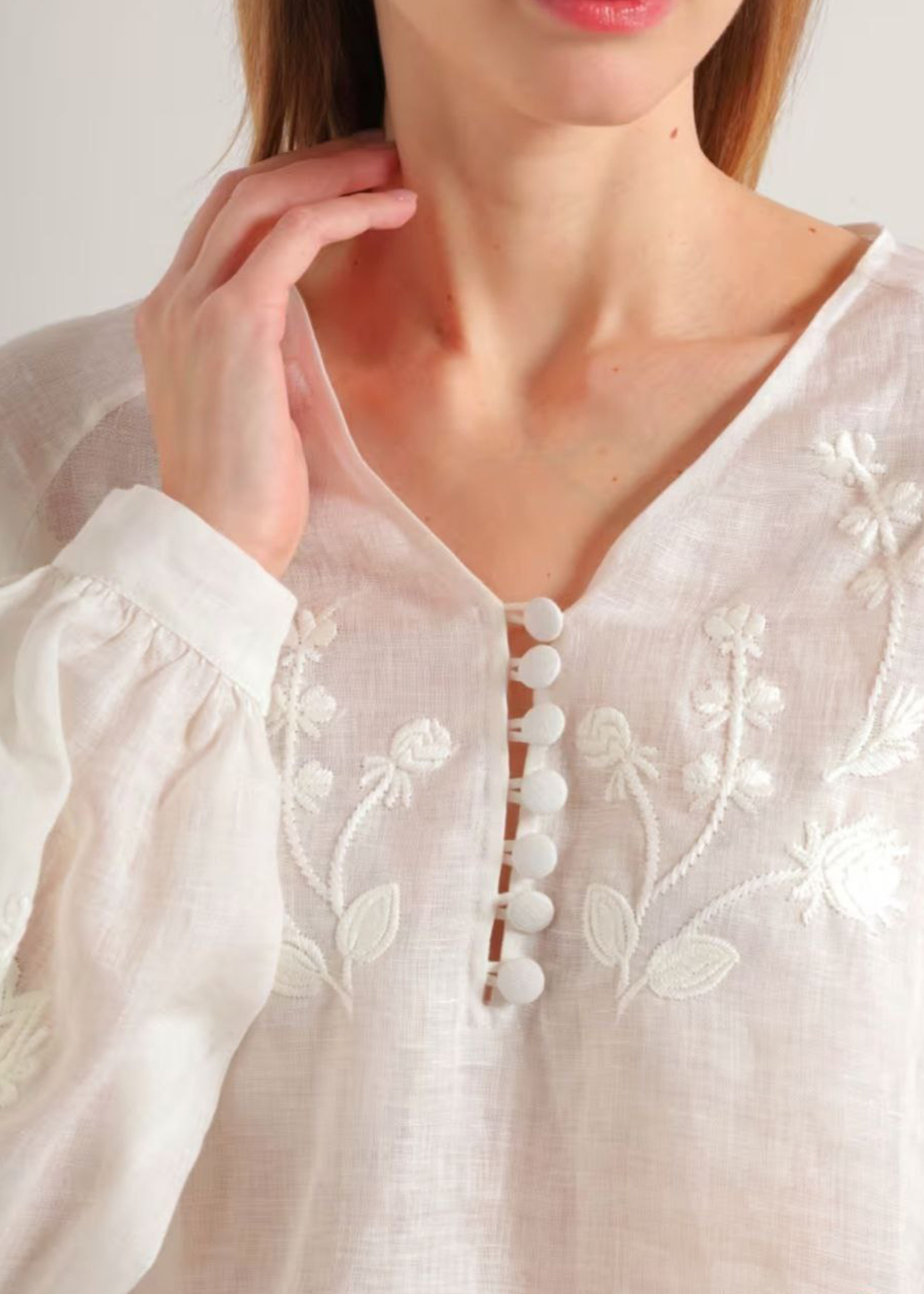 Blouse “Rozmai” white ornament