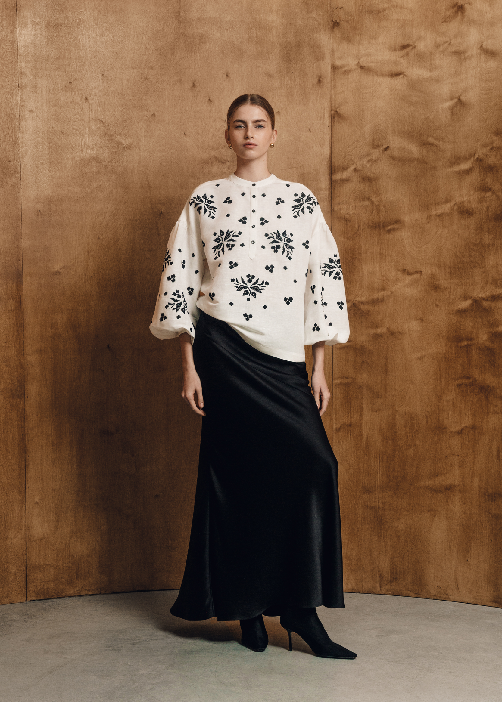 Blouse “Yavorivskyi divotsvit” (black ornament)