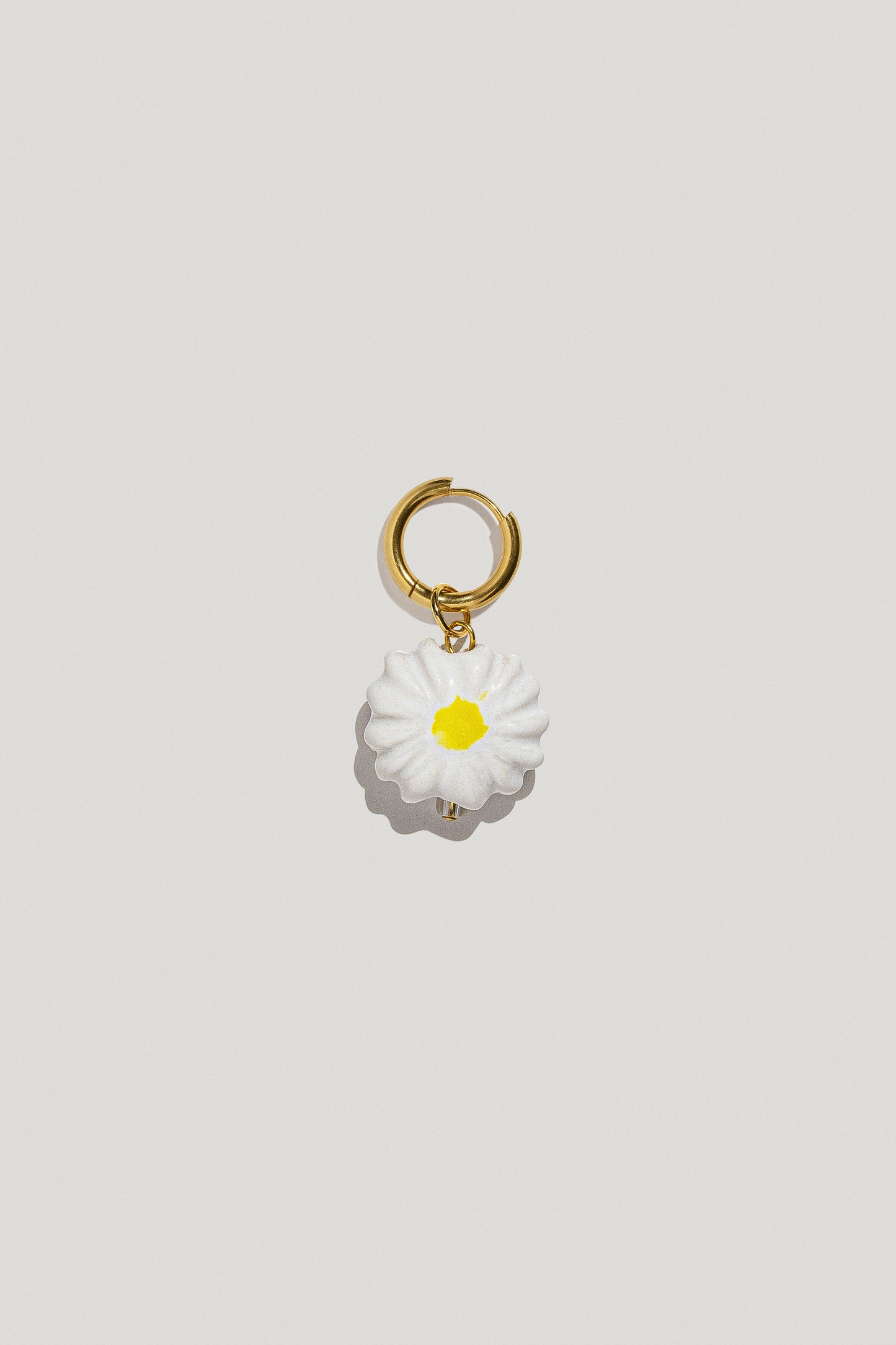 Mono earring "Polysk" chamomile