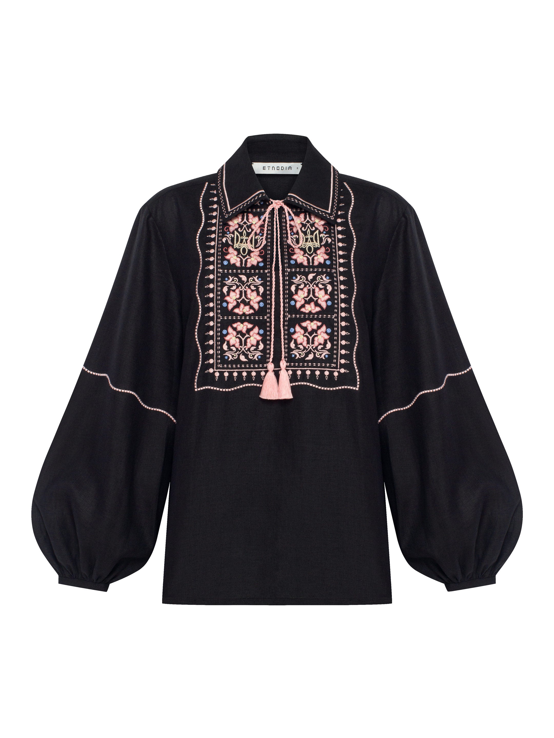 Black shirt with colorful embroidery "Polysk"