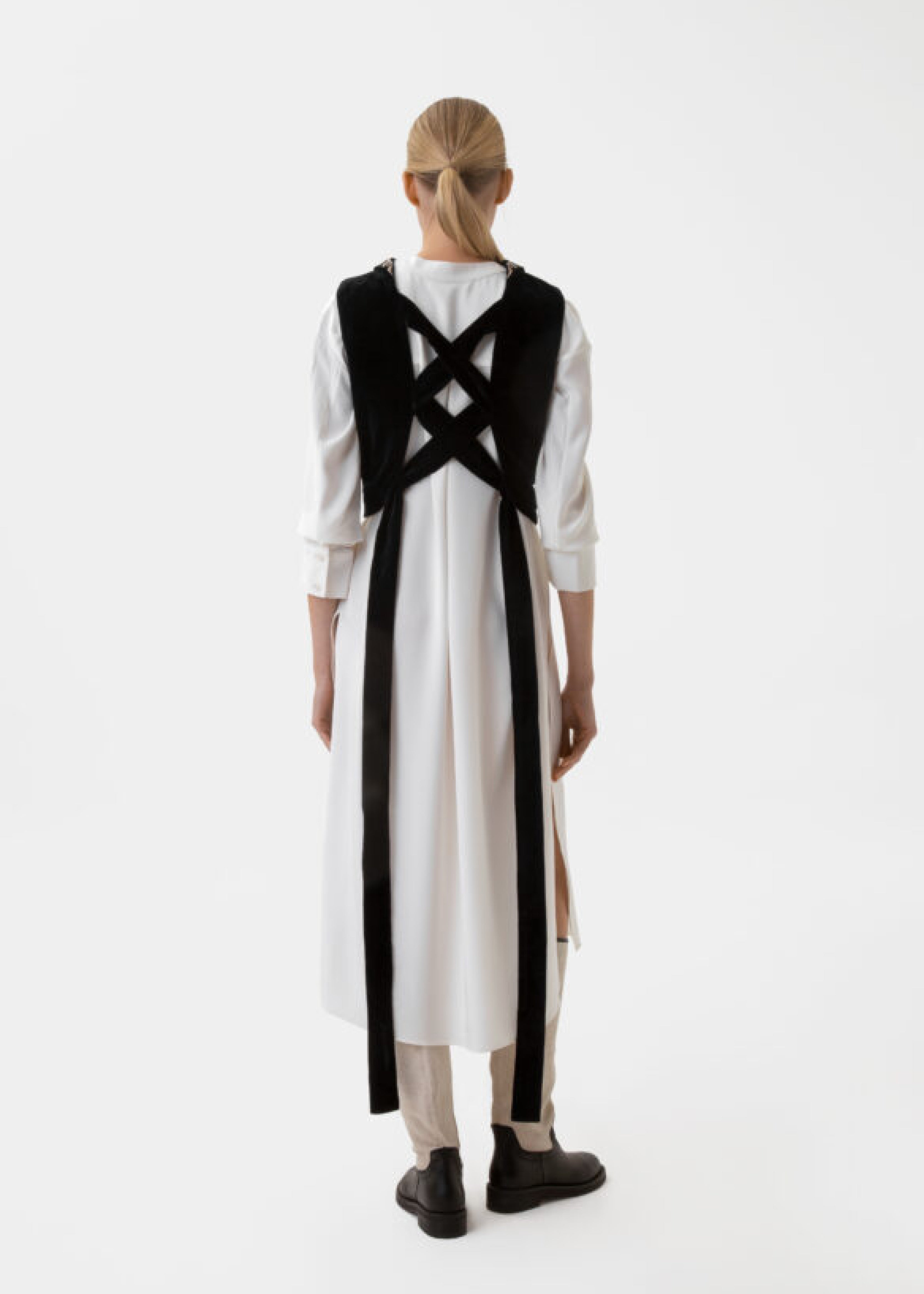 Embroidered vest with collar “Yavorivskyi divotsvit” (dark blue velvet)