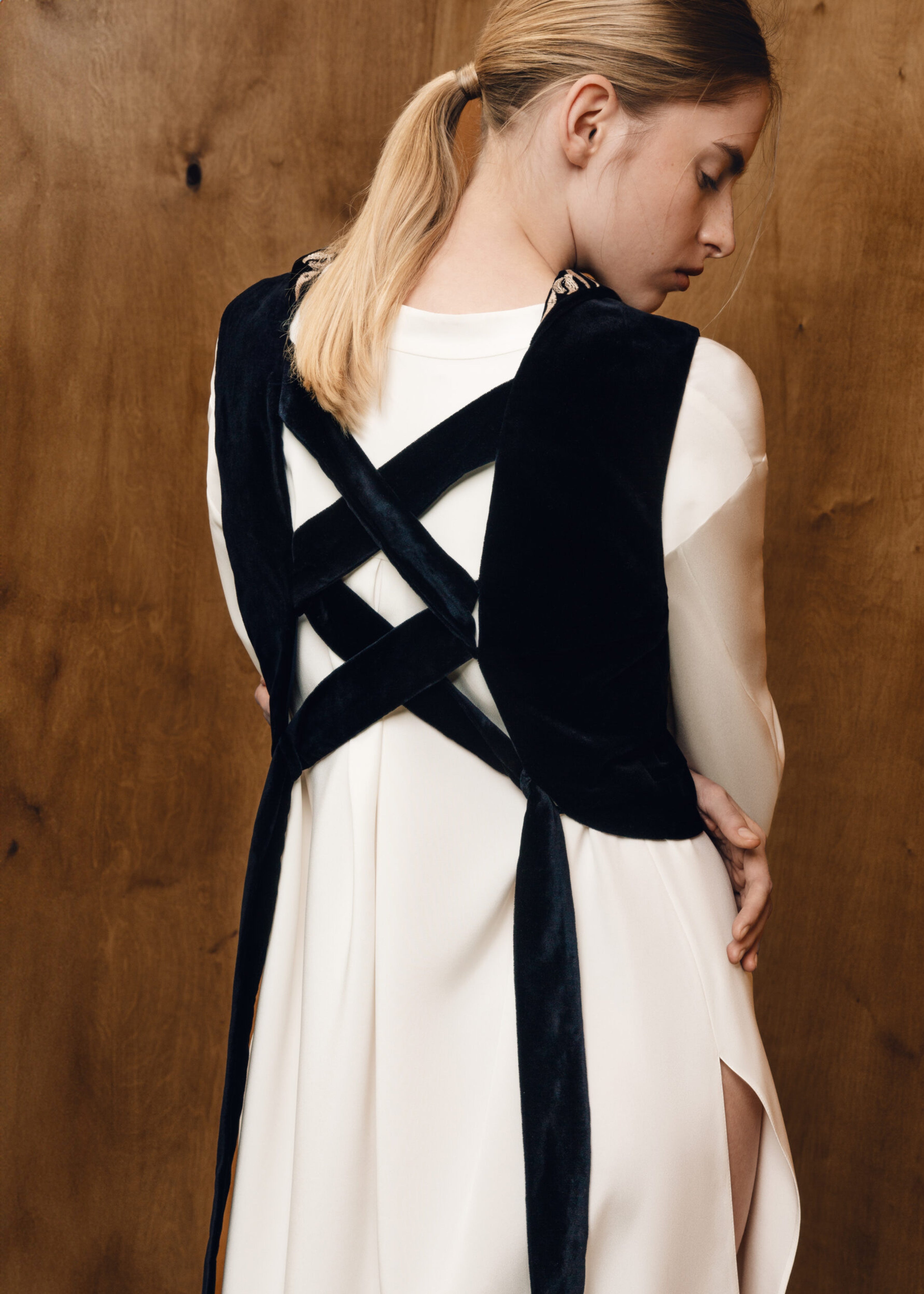Embroidered vest with collar “Yavorivskyi divotsvit” (dark blue velvet)