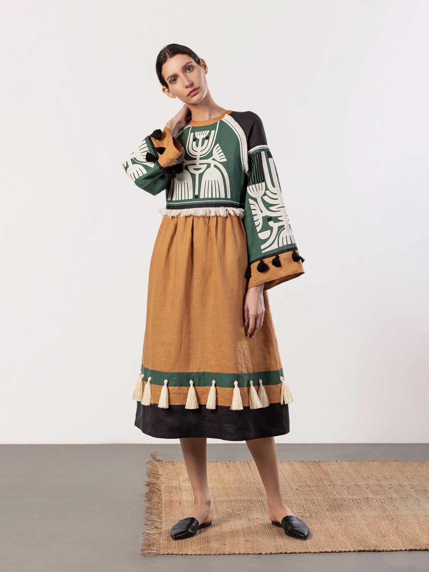 Linen dress with applique "Icon Green"