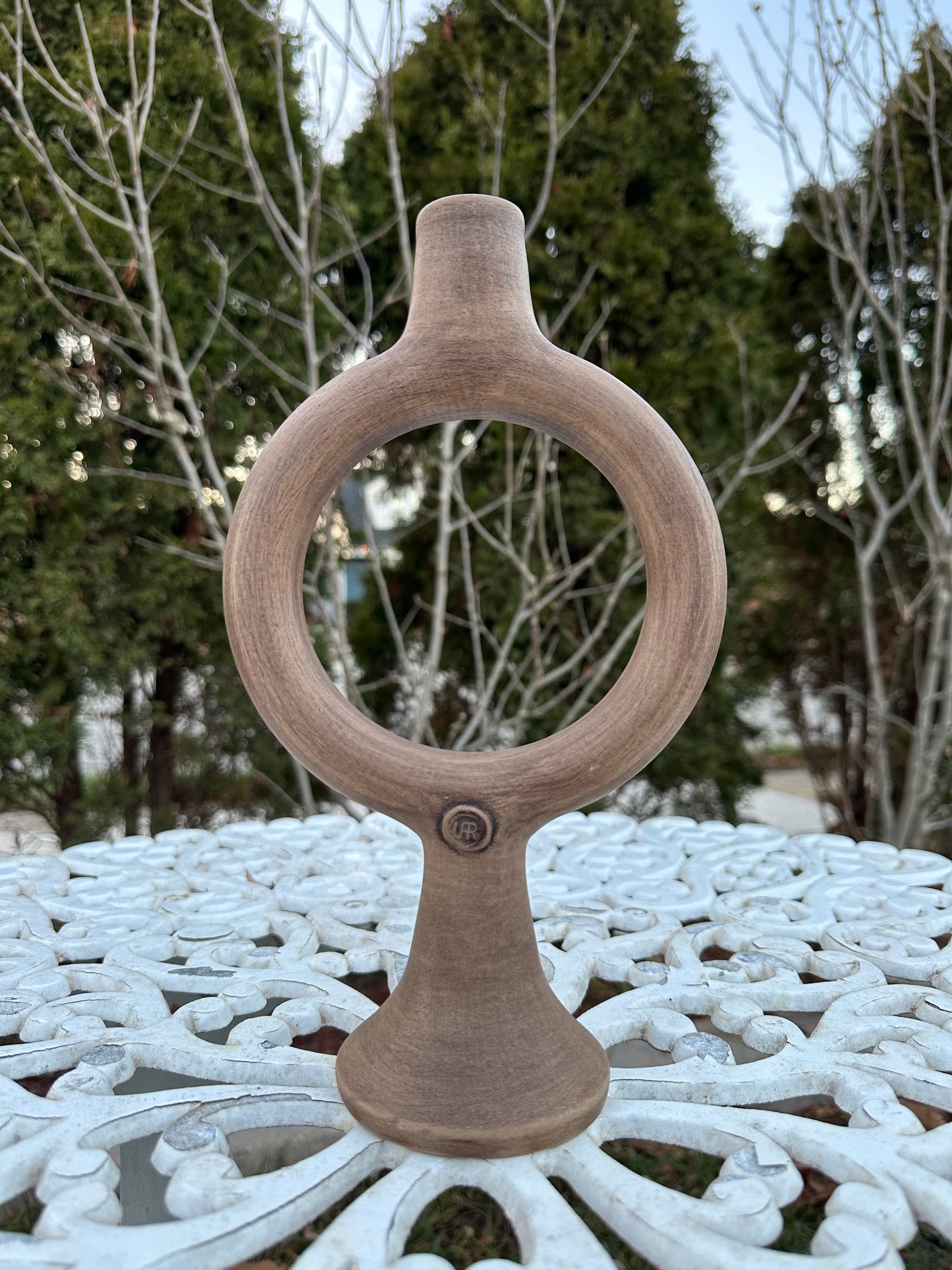 One candle round candleholder