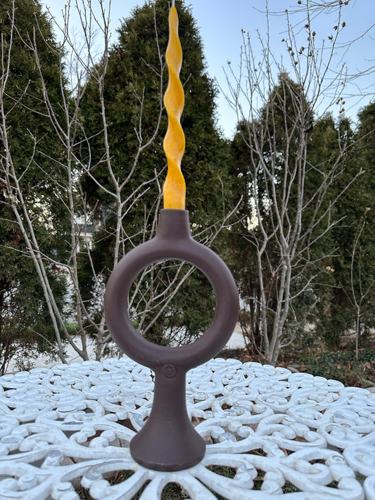 One candle round candleholder