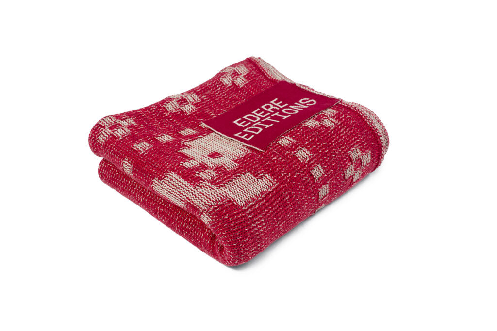 Berries Blanket (Poppy Red / Clay Light)