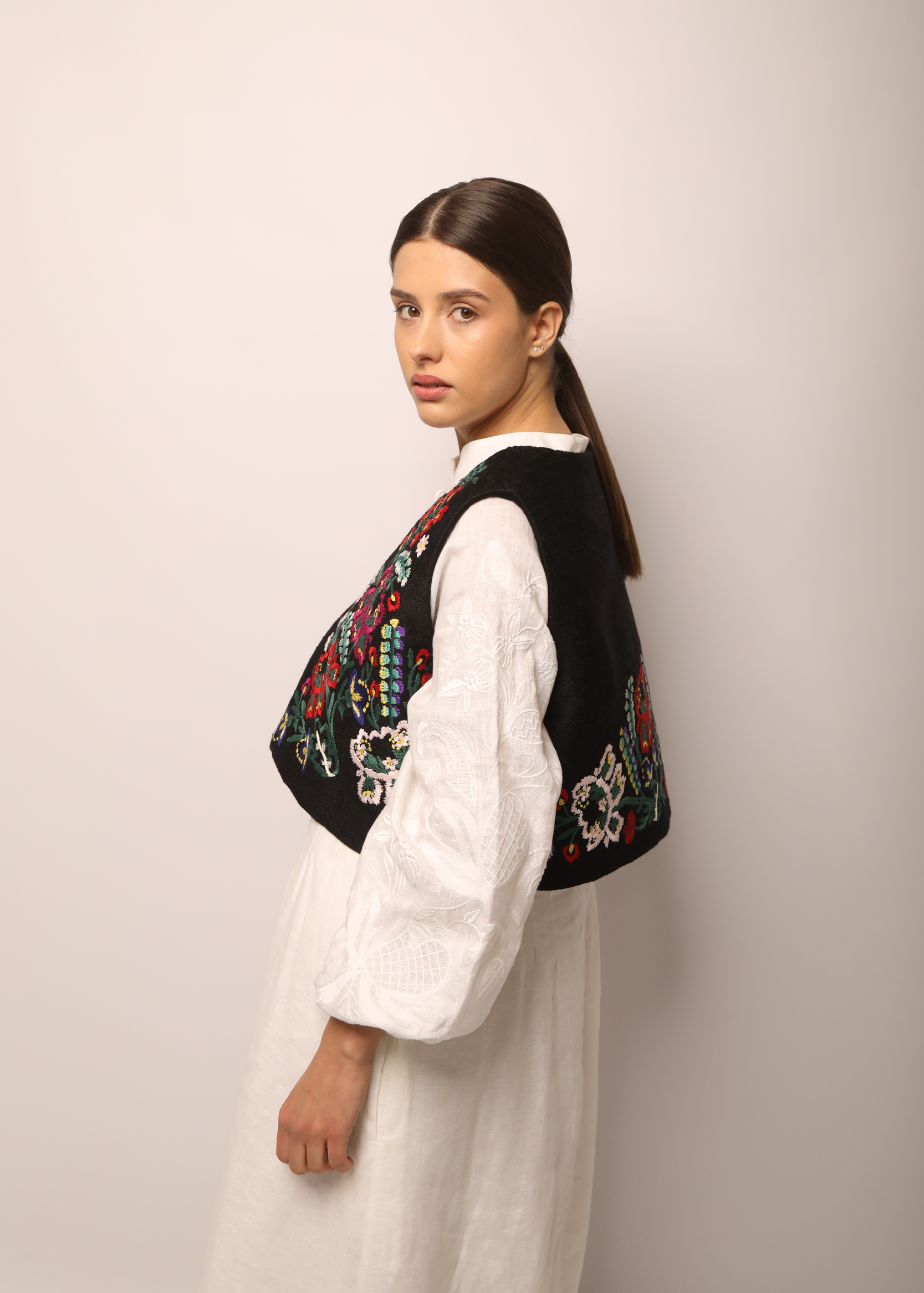 Kerset with traditional embroidery “Opillya”