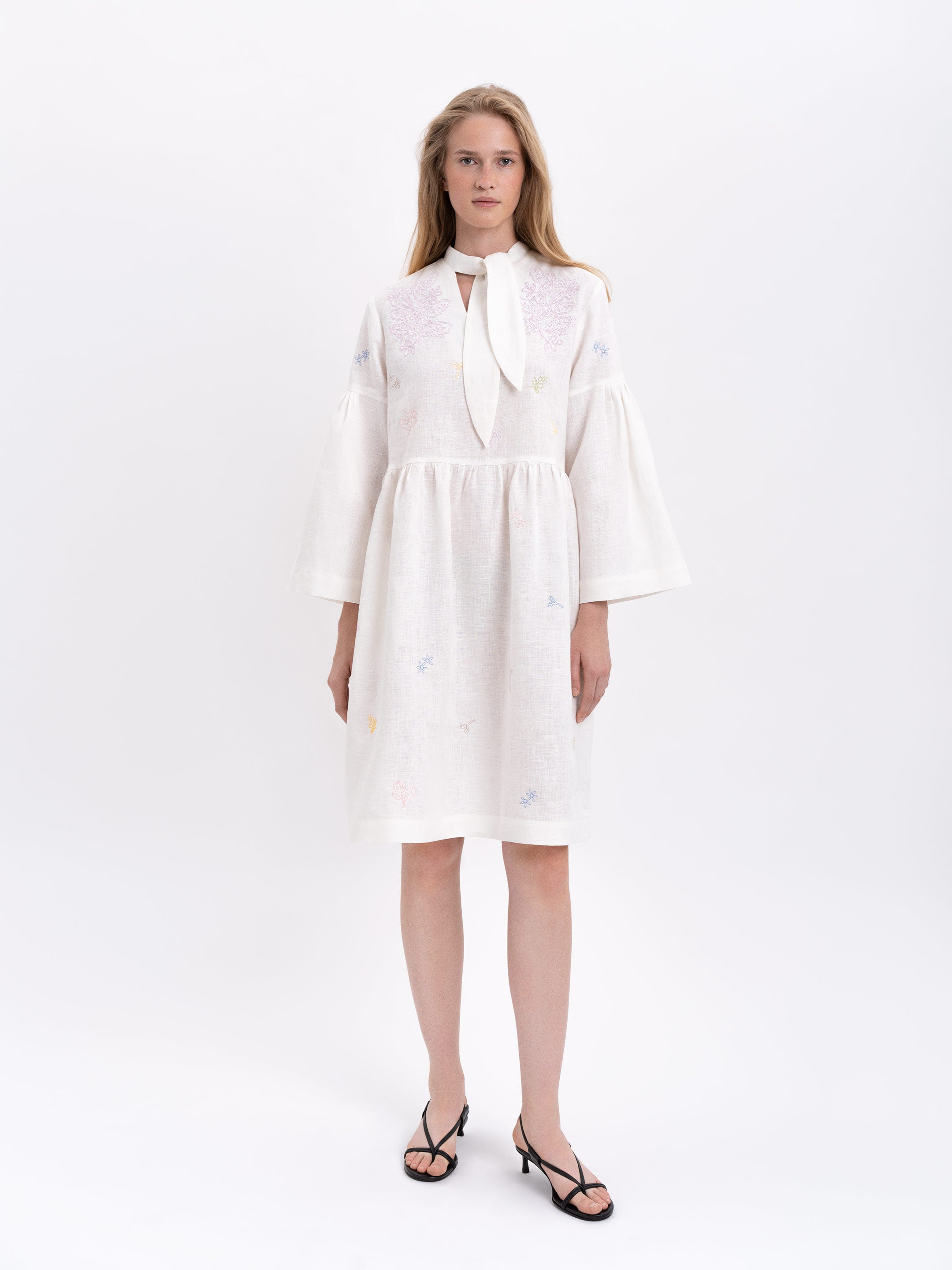 Embroidered dress with ribbon collar "Irys"
