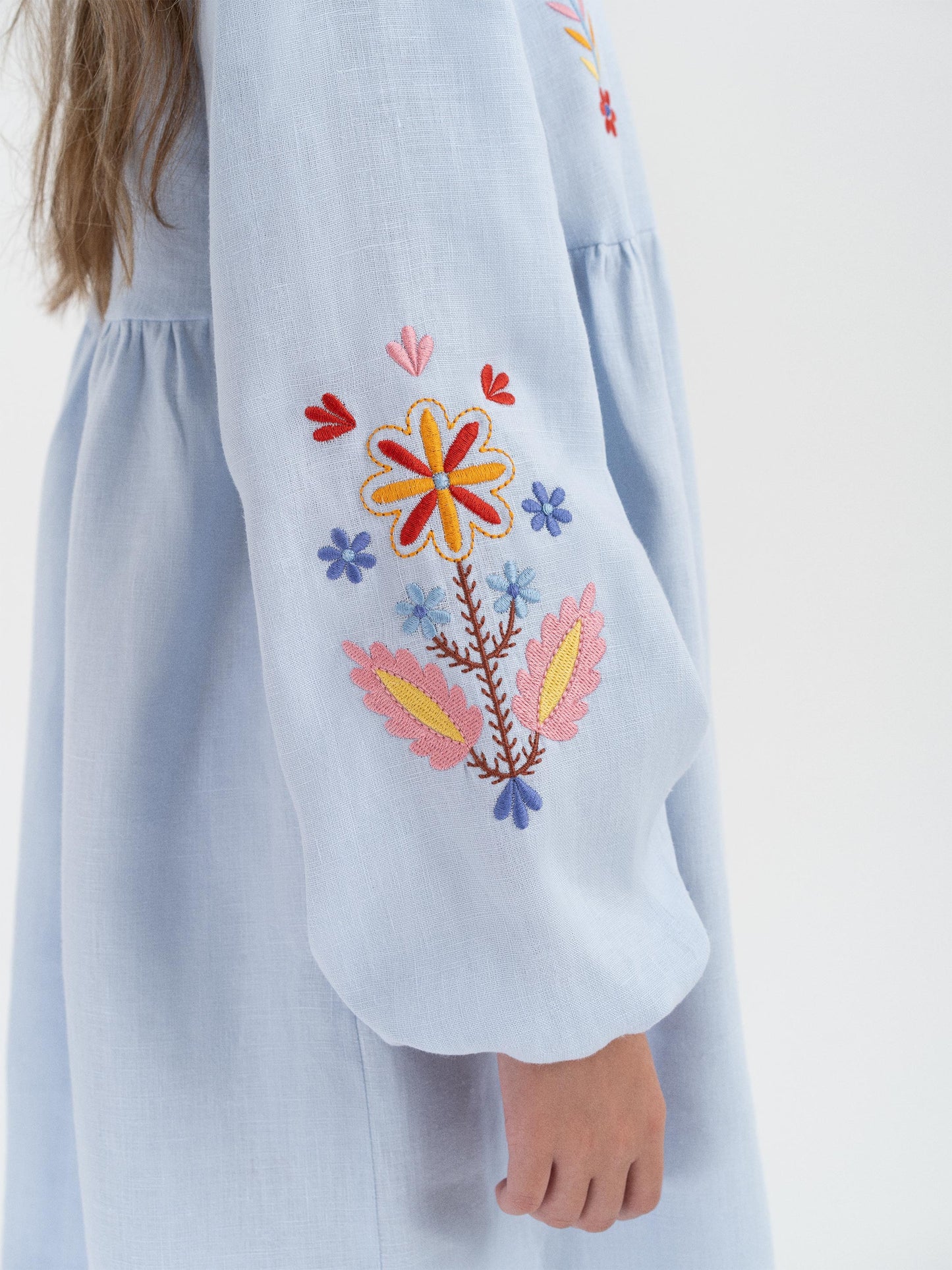 Children's dress with embroidery "Kvitna"