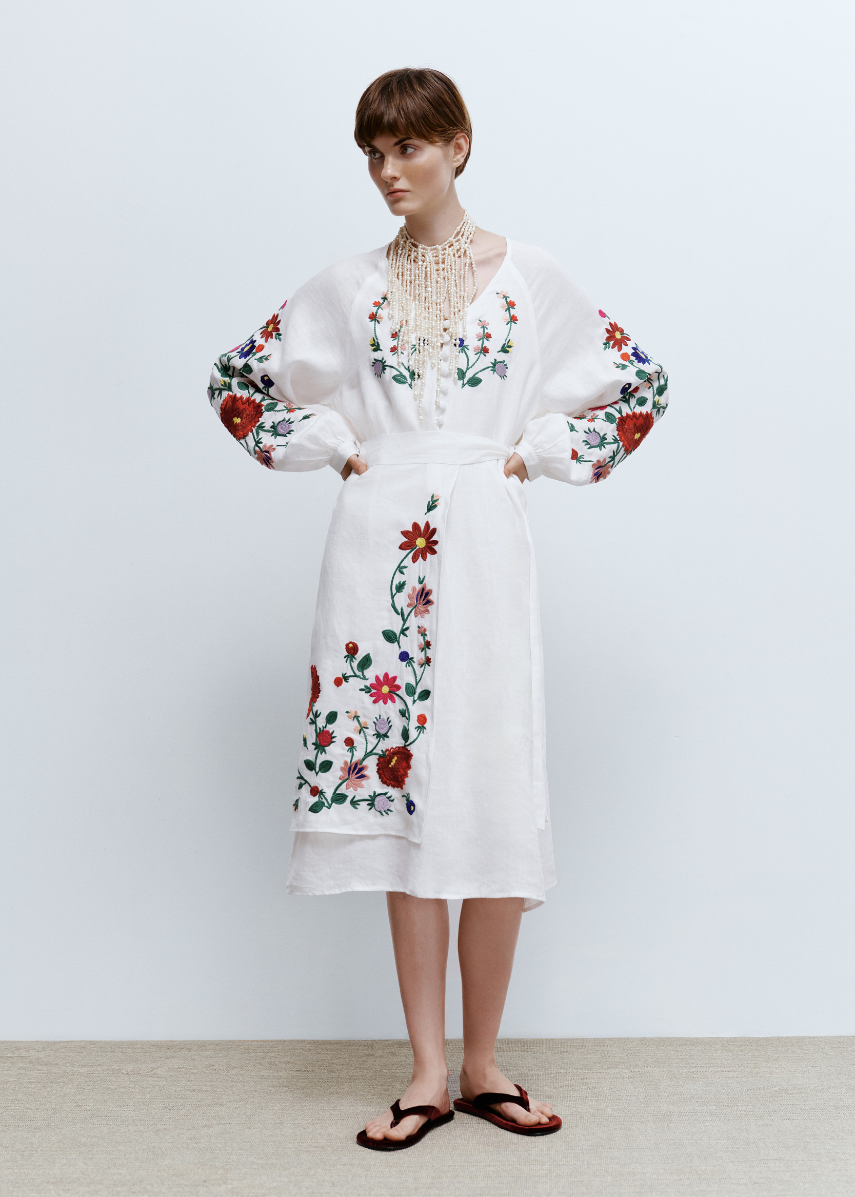 The dress “Rozmay” is stylized with a spare part