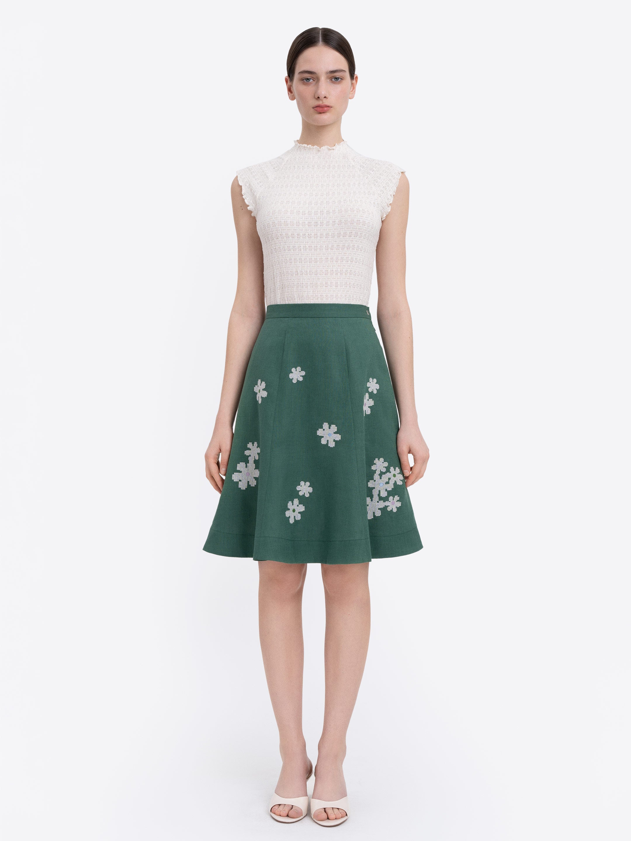 Green‑coloured embroidered skirt  “Oda”