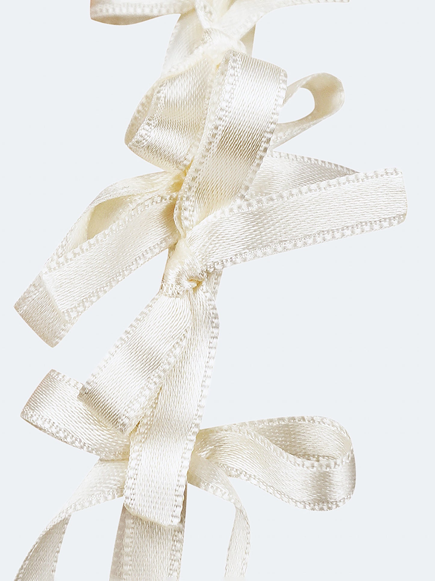 Light summer wreath made of milk-colored satin thread "Lebidka"